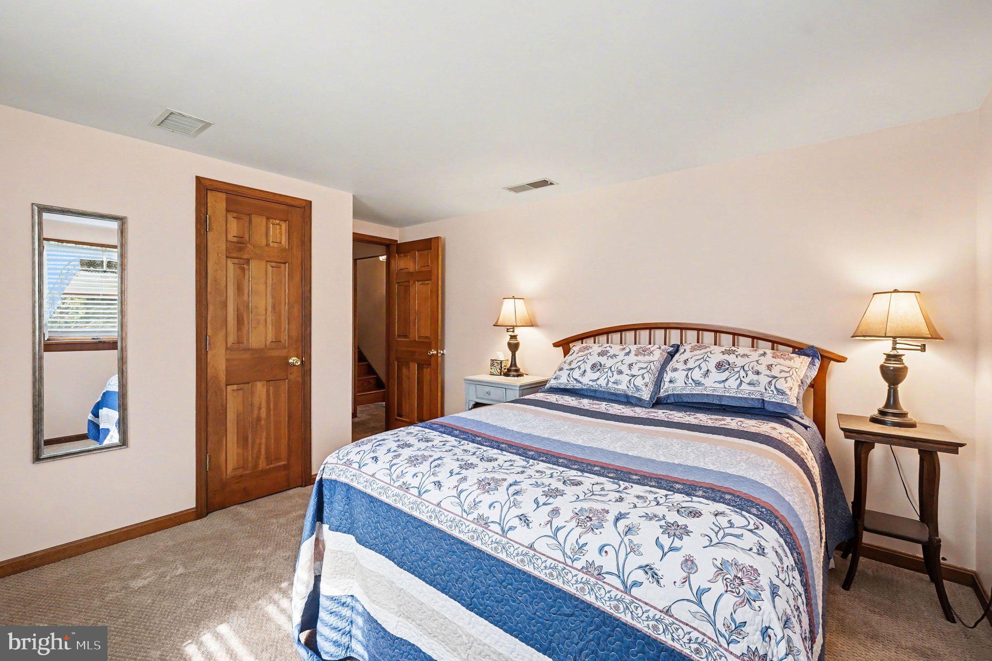 WOODCREST SHORES - Residential