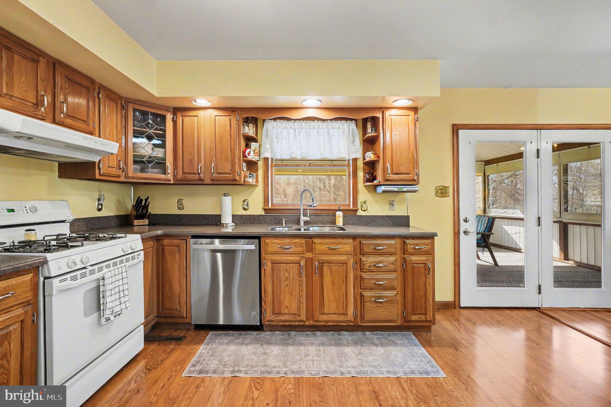 WOODCREST SHORES - Residential