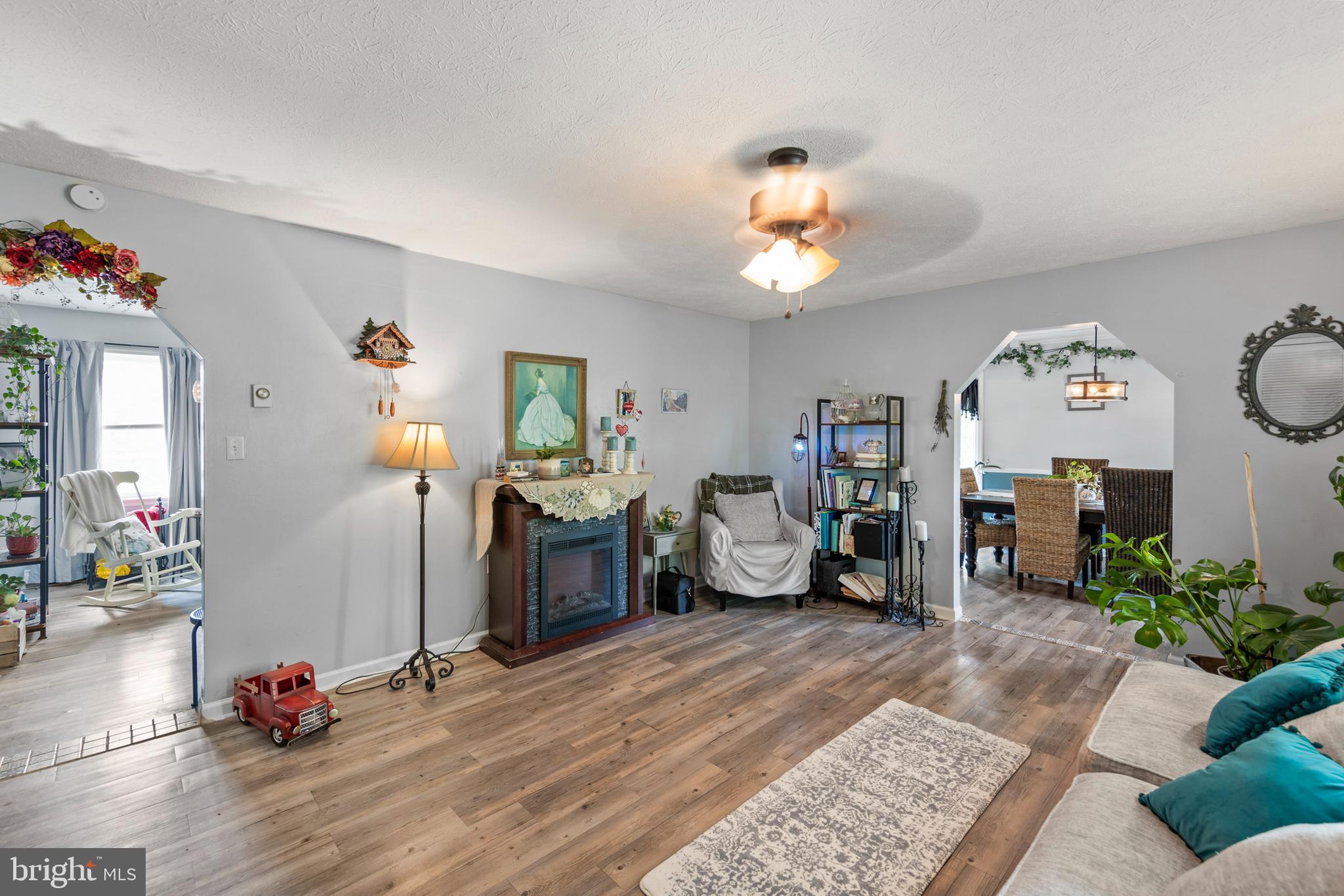 LAKE HOLIDAY ESTATES - Residential