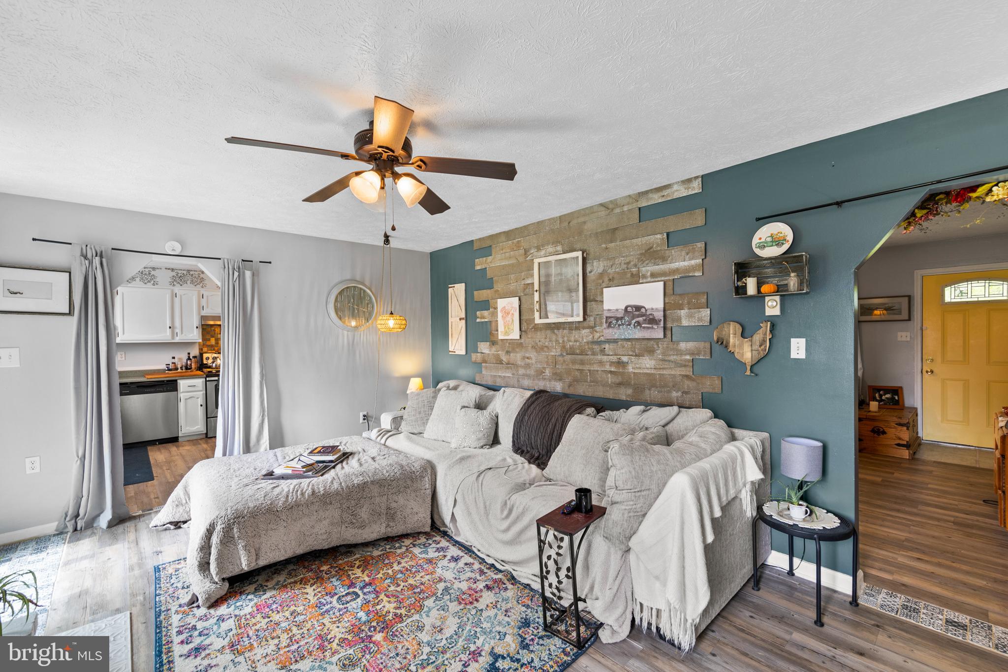 LAKE HOLIDAY ESTATES - Residential