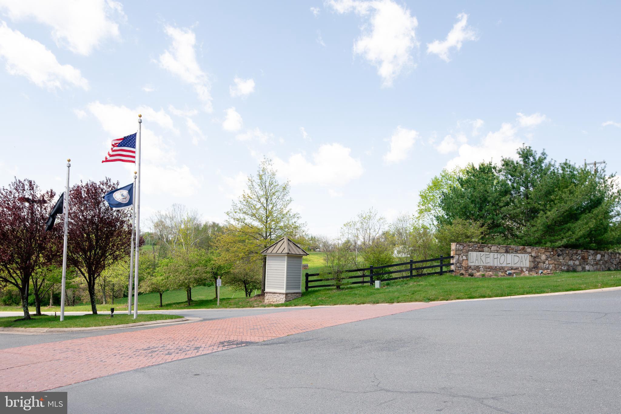 LAKE HOLIDAY ESTATES - Residential