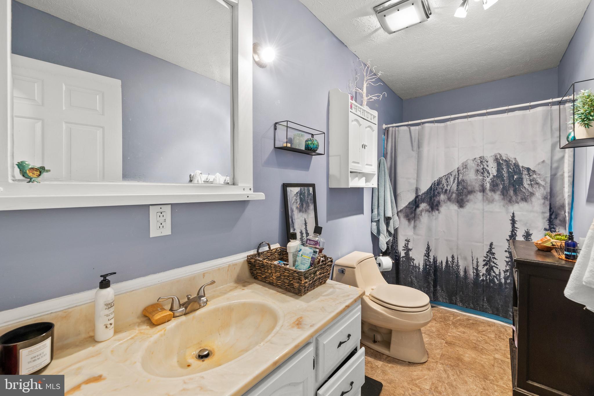 LAKE HOLIDAY ESTATES - Residential