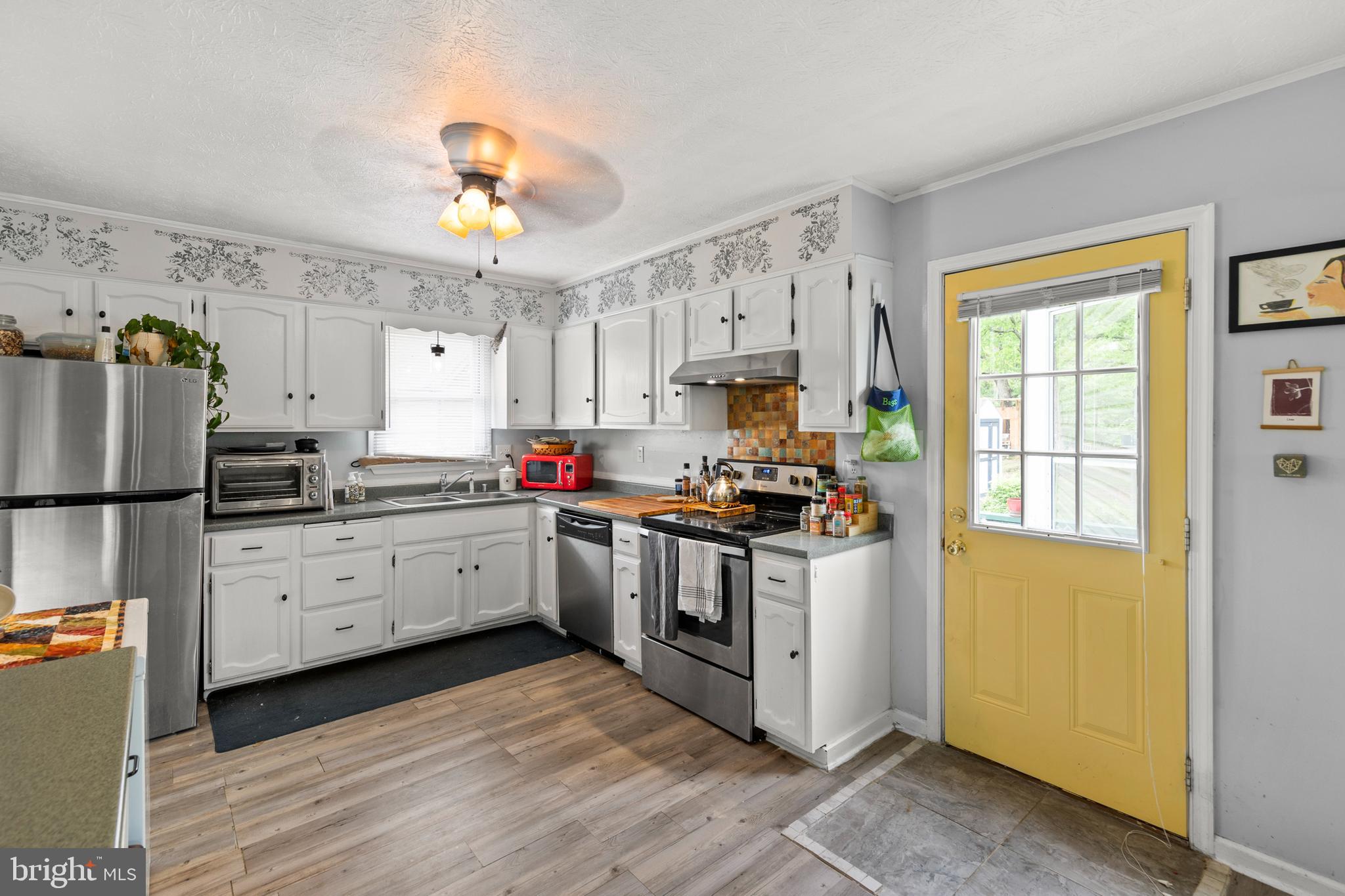 LAKE HOLIDAY ESTATES - Residential