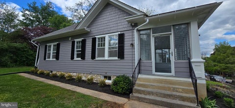 Photo of 131 Shirley Street, WINCHESTER, VA 22601 (MLS # VAWI2011614)