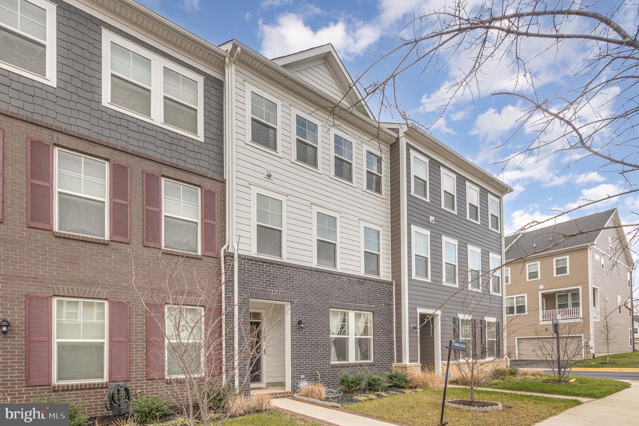 1507 SANDPIPER BAY LOOP