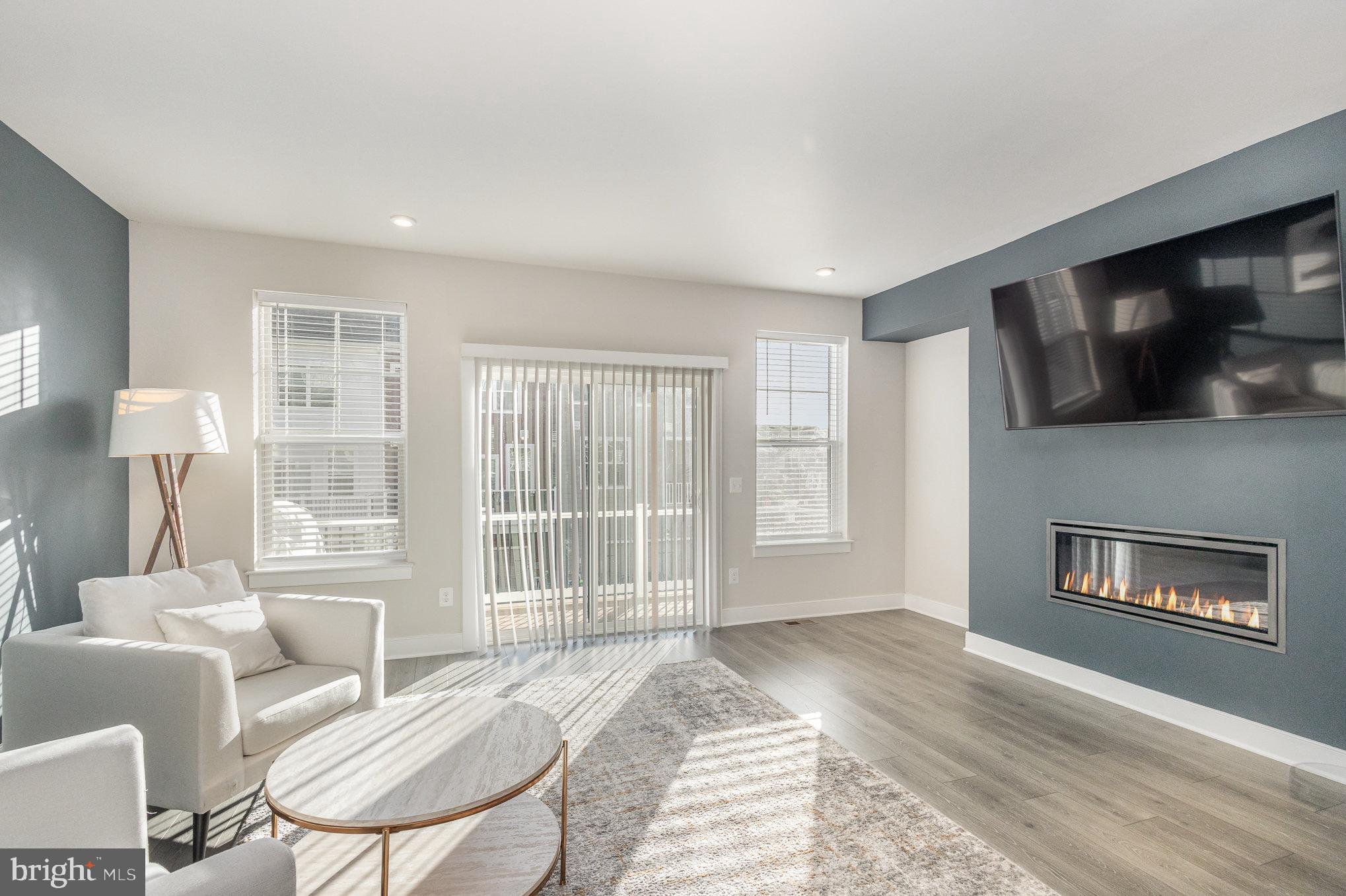 1507 SANDPIPER BAY LOOP