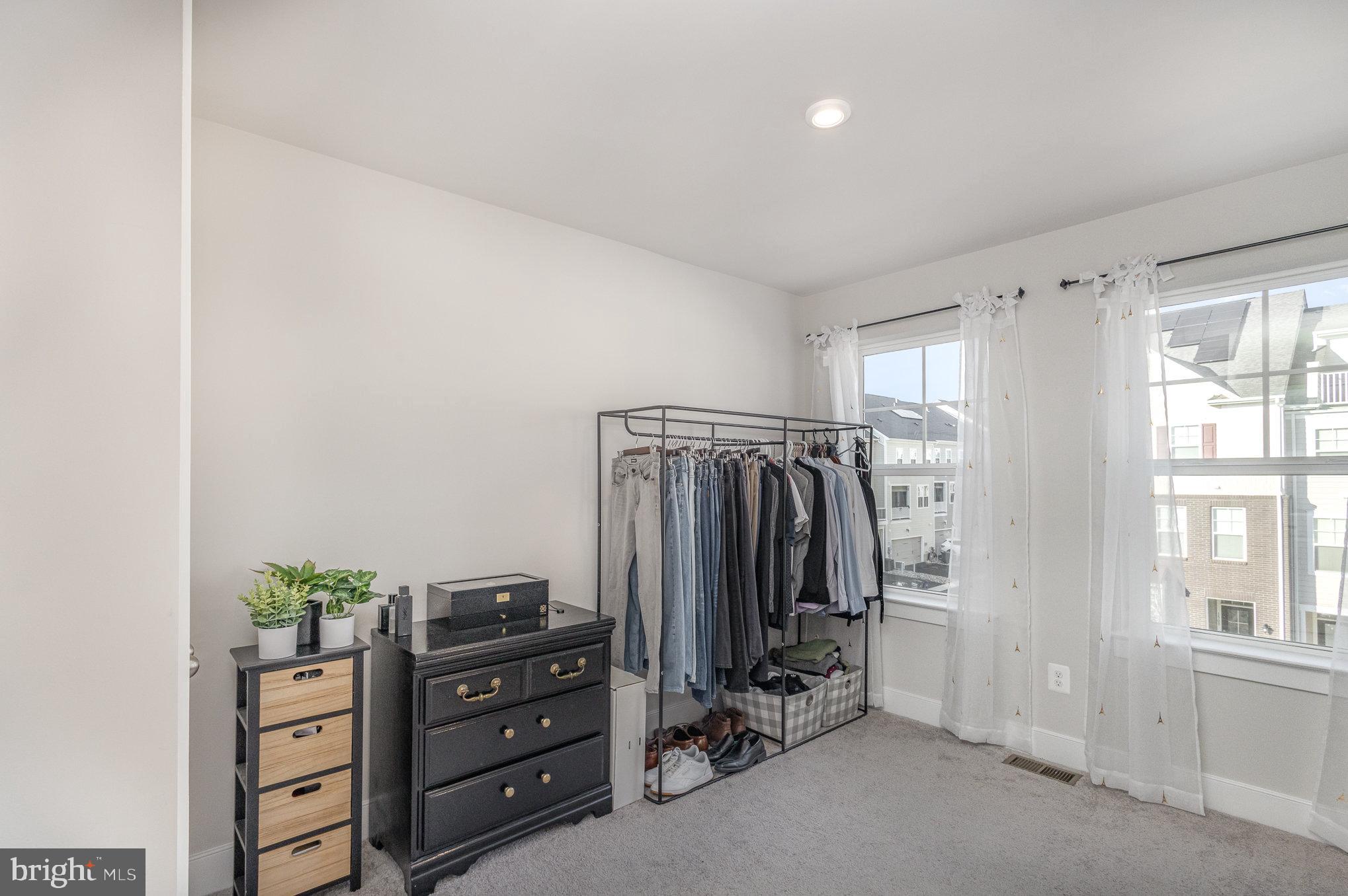 POTOMAC SHORES - Residential