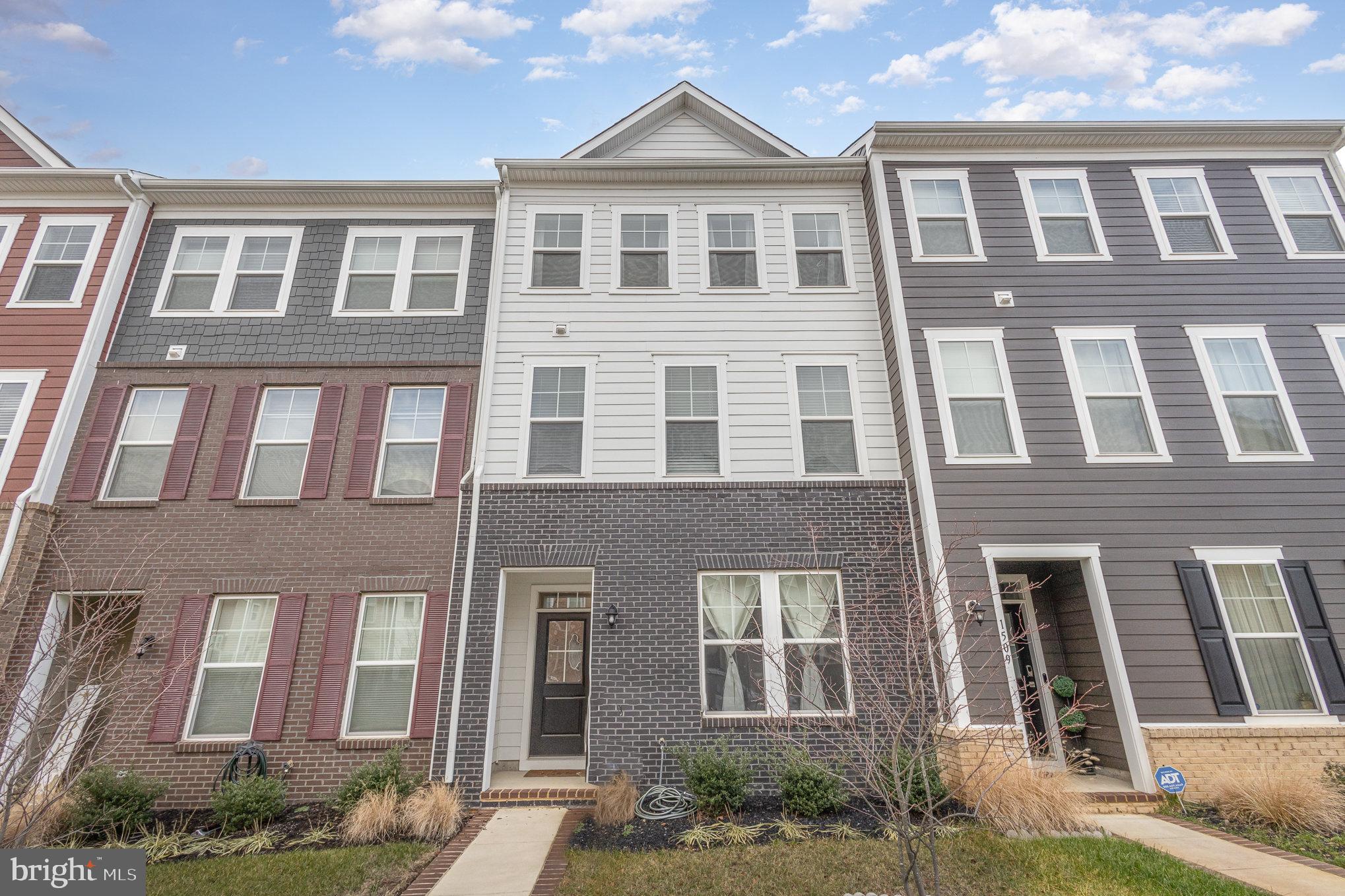 1507 SANDPIPER BAY LOOP