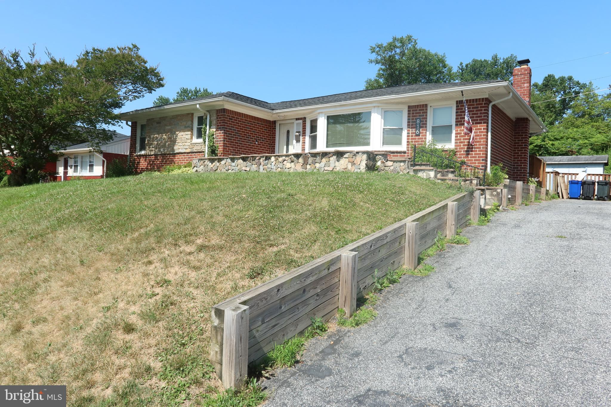 816 PROVIDENCE ROAD