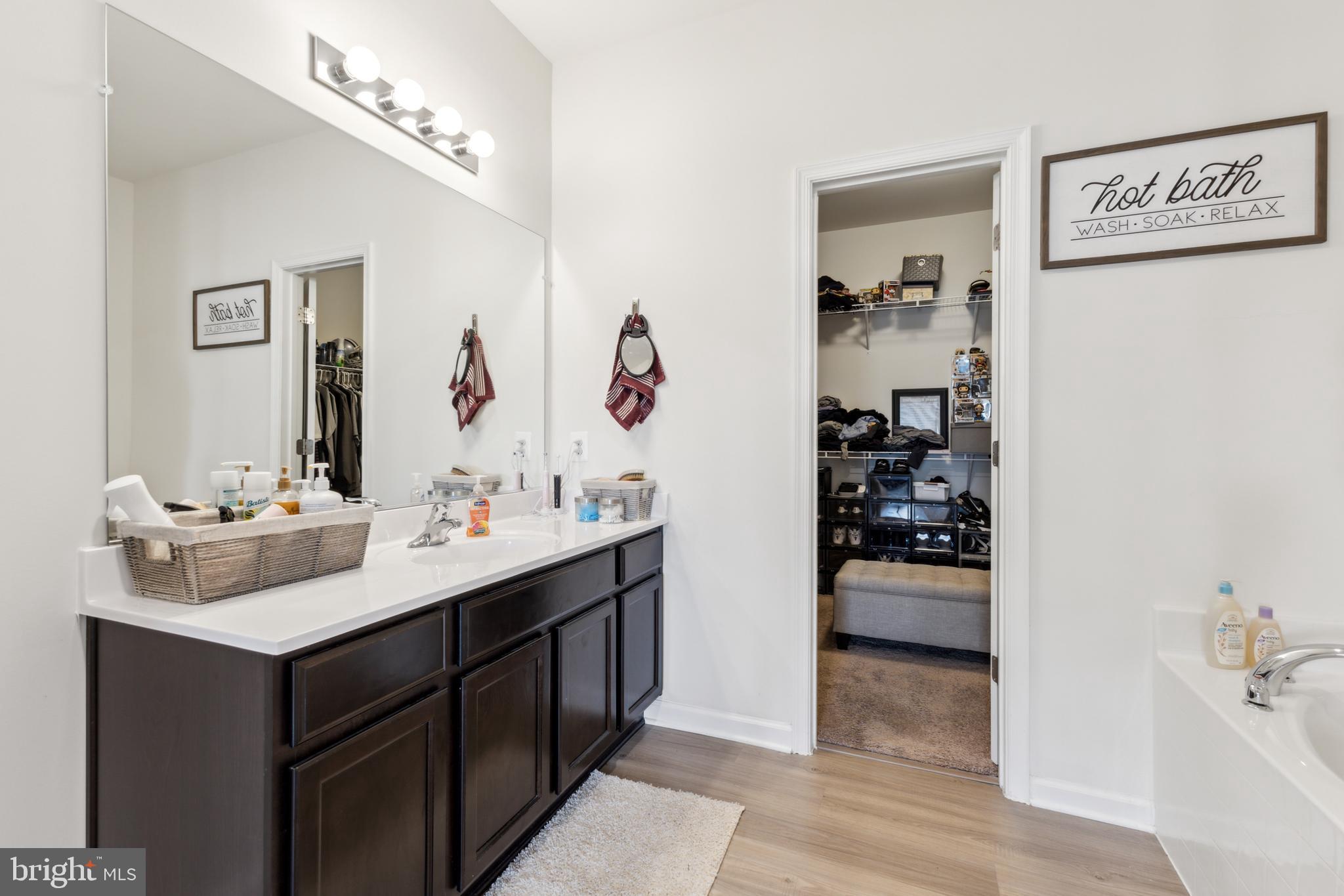 MCGINNIS POINT - Residential