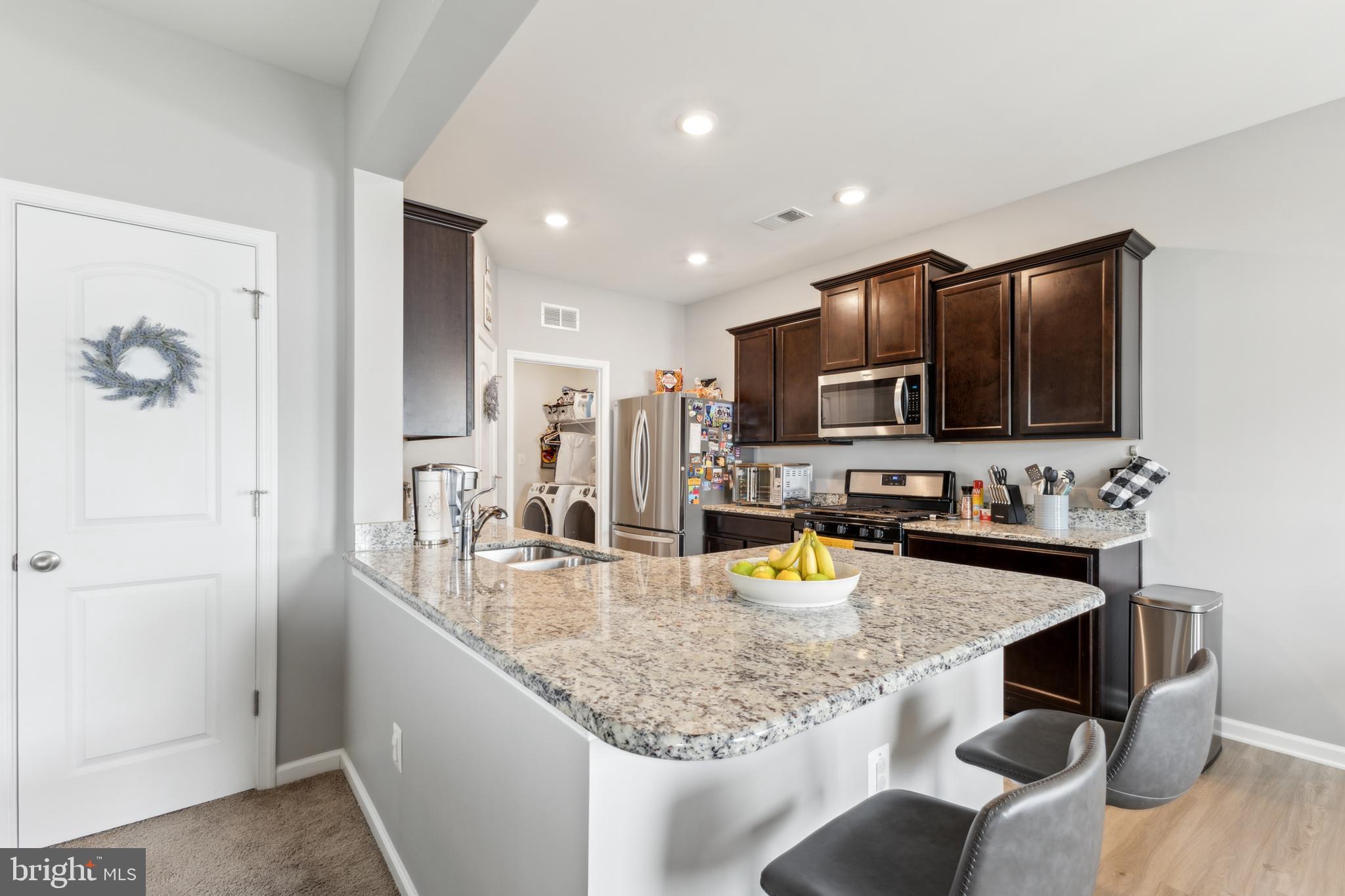 MCGINNIS POINT - Residential