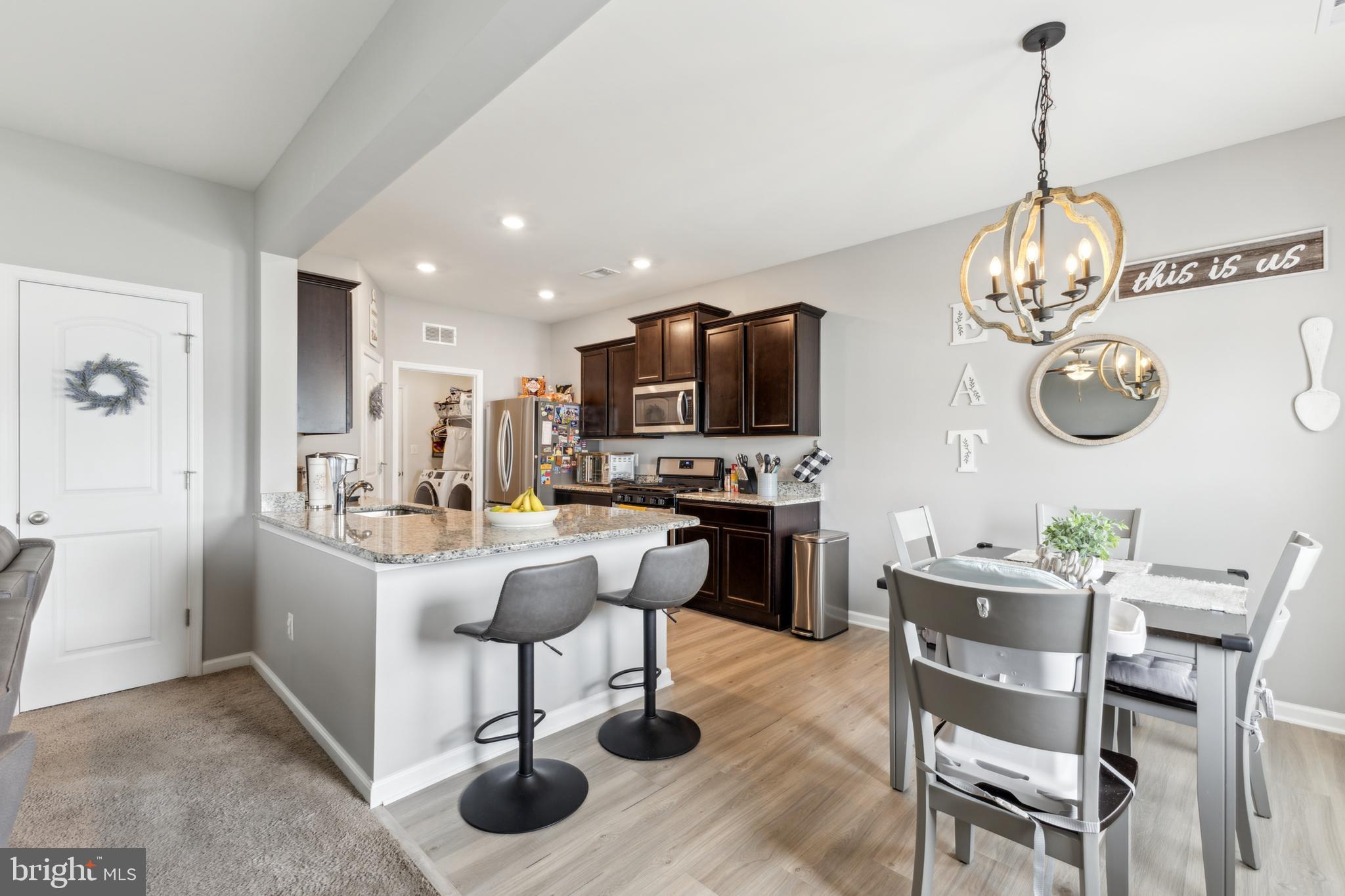 MCGINNIS POINT - Residential