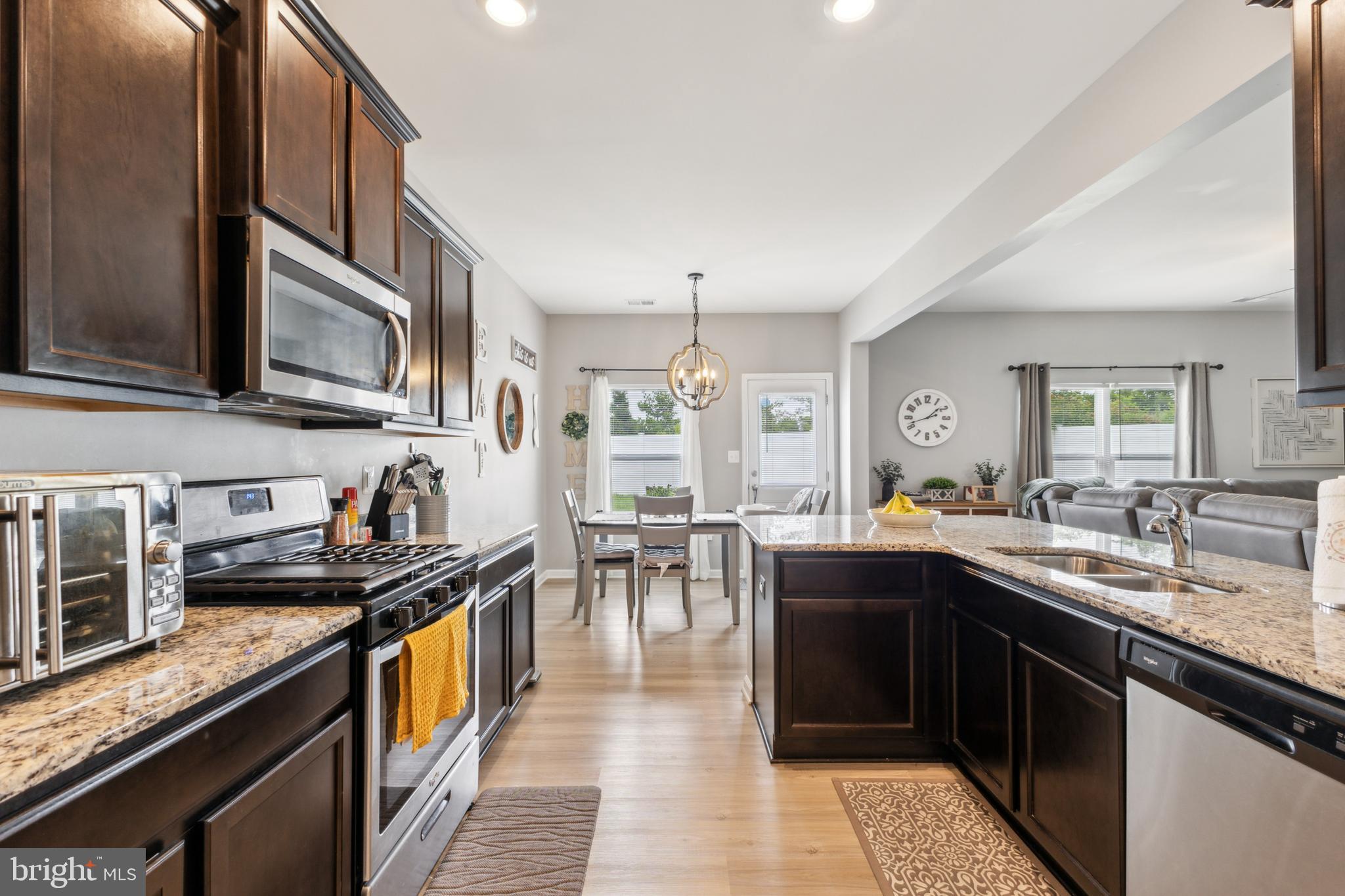 MCGINNIS POINT - Residential