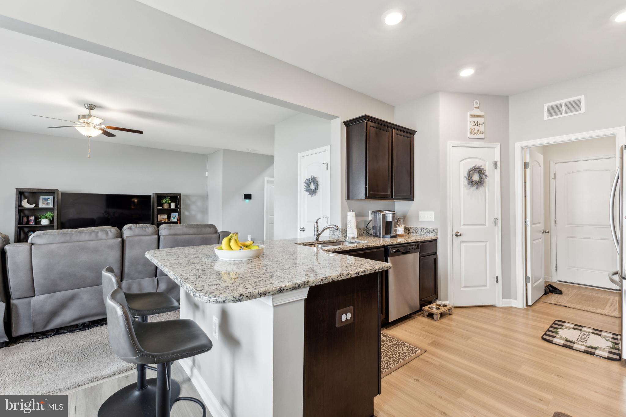 MCGINNIS POINT - Residential