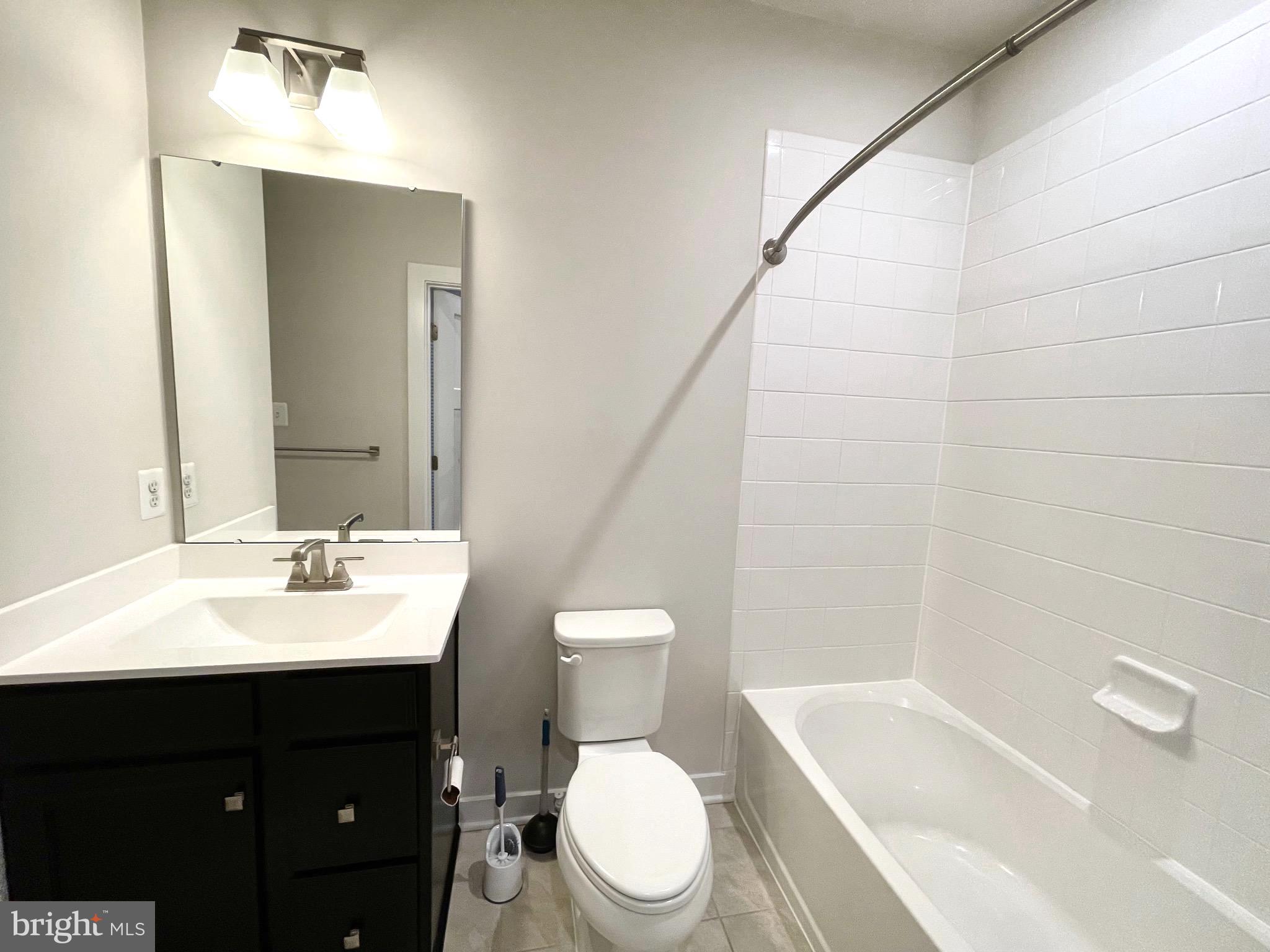 LAKE LINGANORE TOWN CENTER - Residential