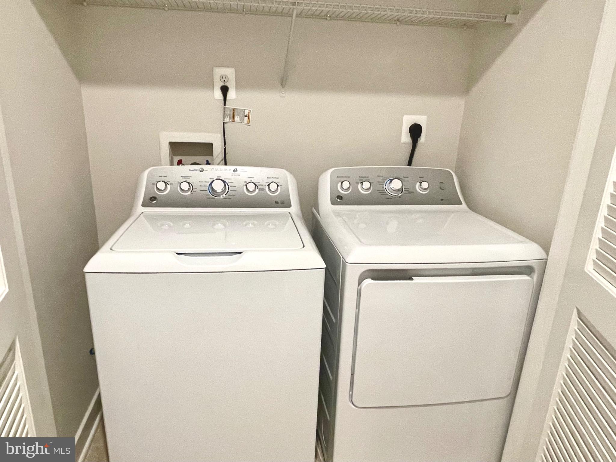 LAKE LINGANORE TOWN CENTER - Residential