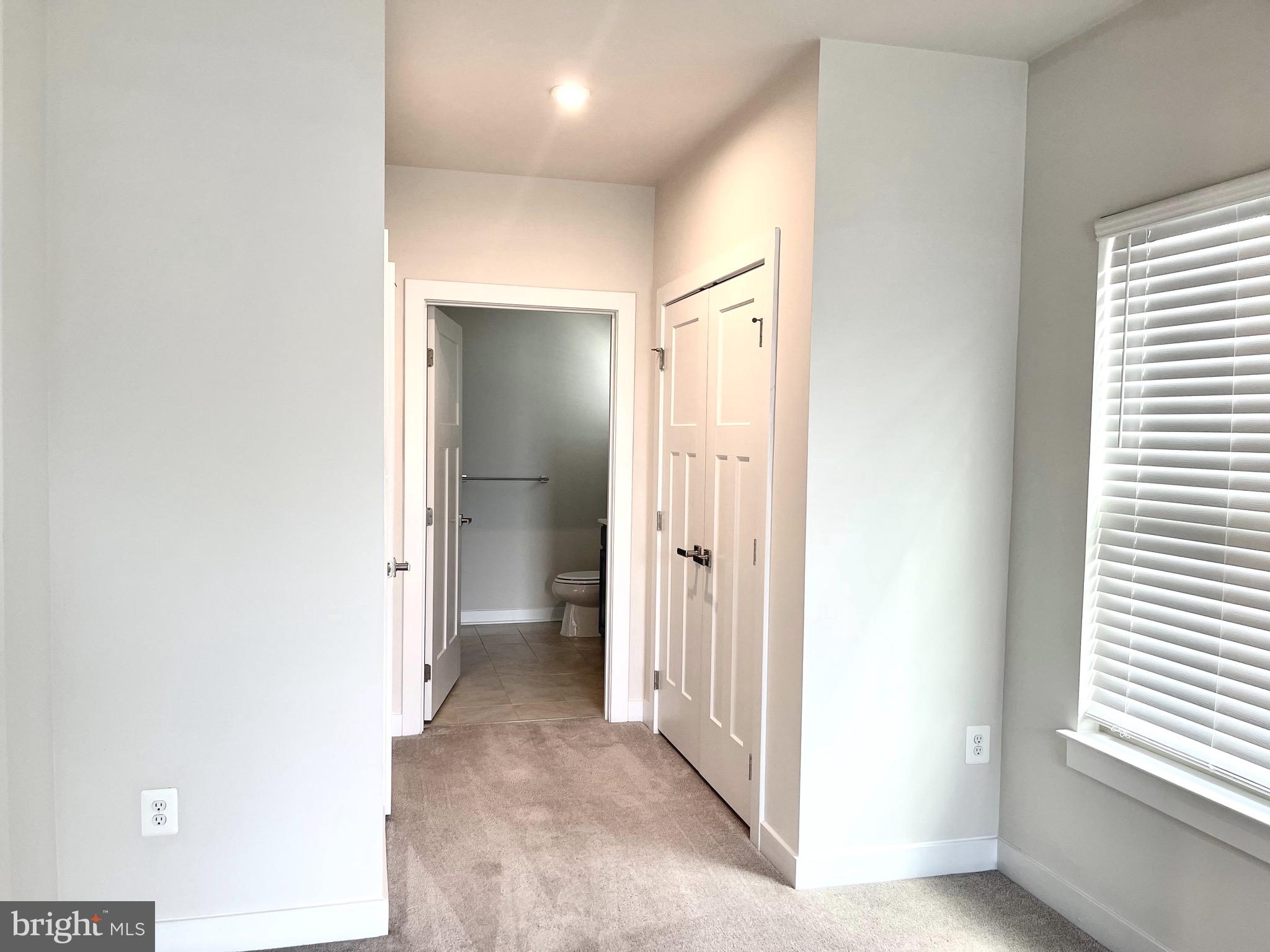 LAKE LINGANORE TOWN CENTER - Residential