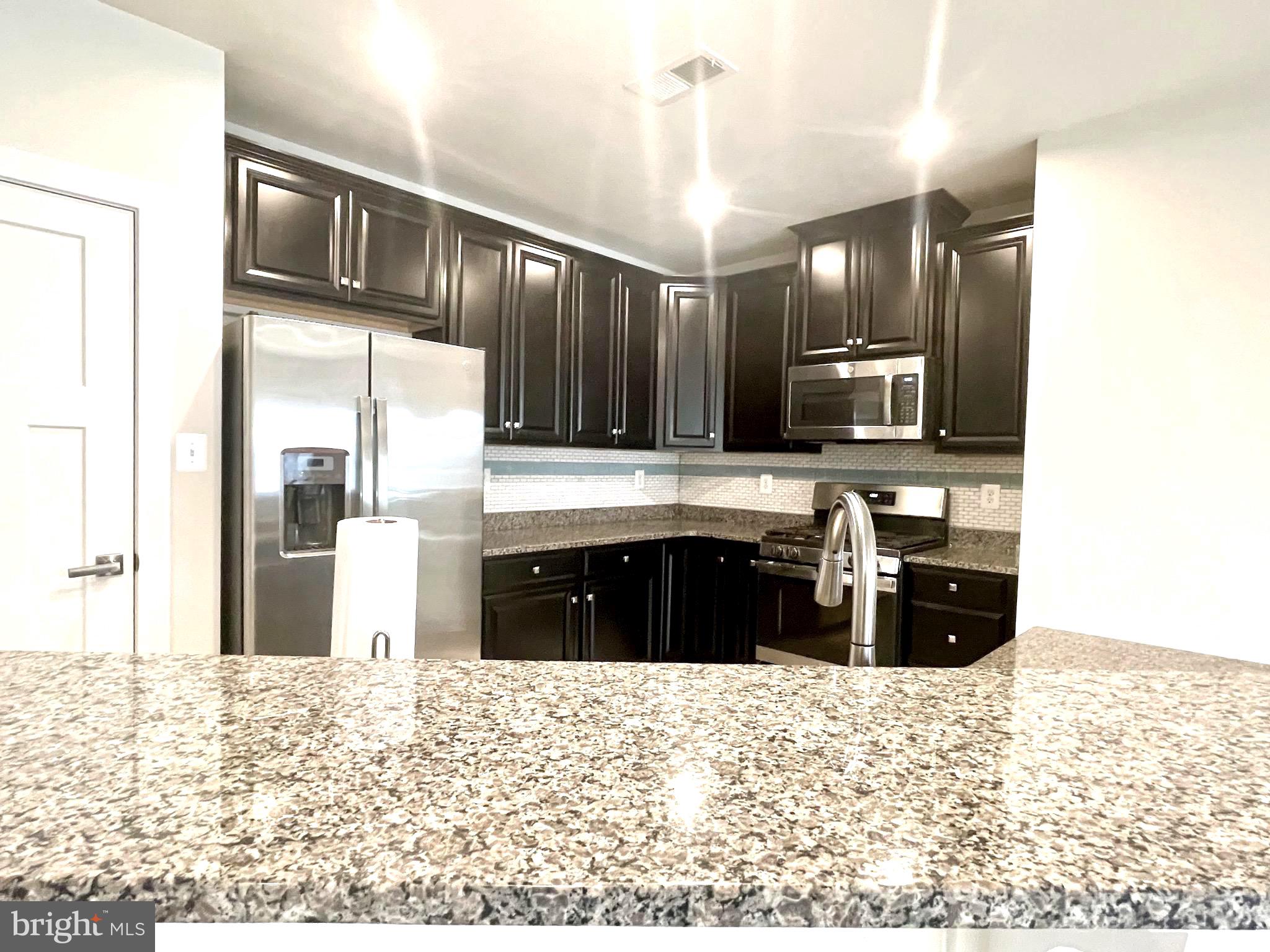 LAKE LINGANORE TOWN CENTER - Residential