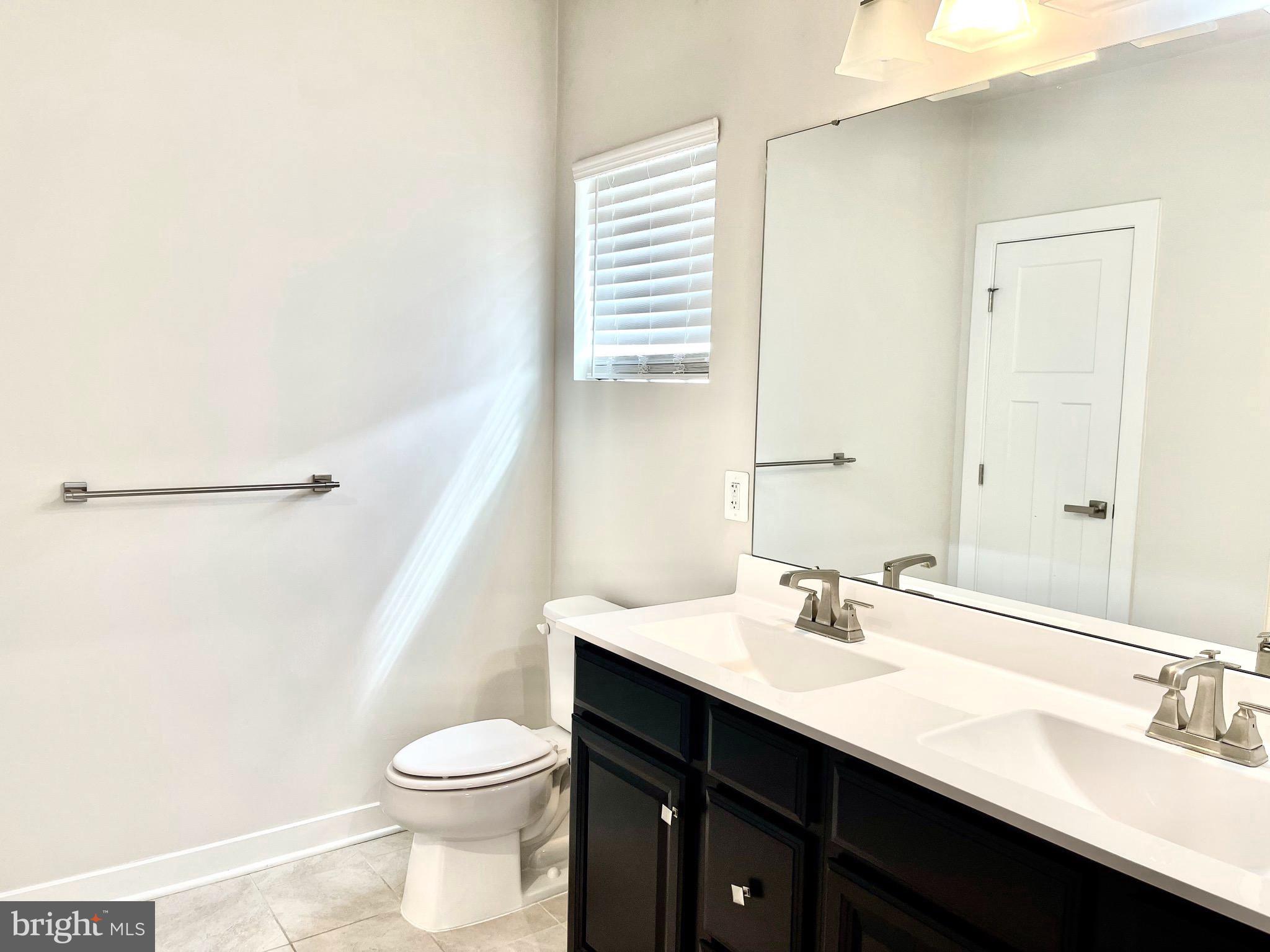 LAKE LINGANORE TOWN CENTER - Residential