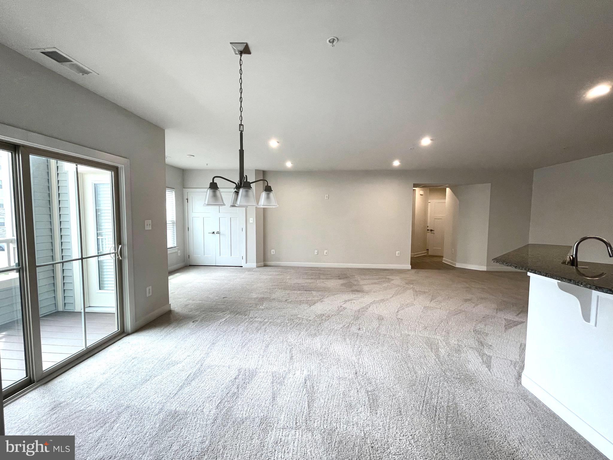 LAKE LINGANORE TOWN CENTER - Residential