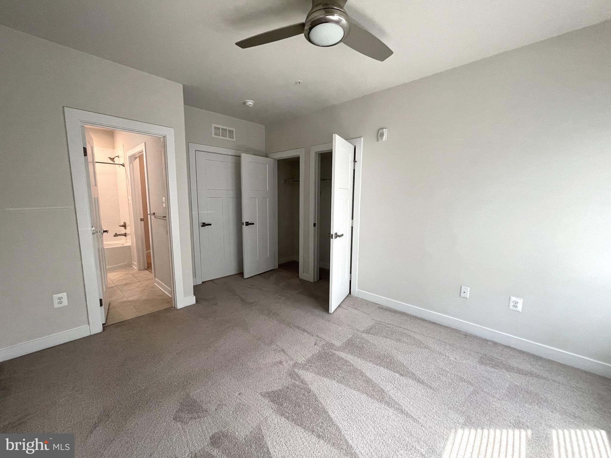 LAKE LINGANORE TOWN CENTER - Residential