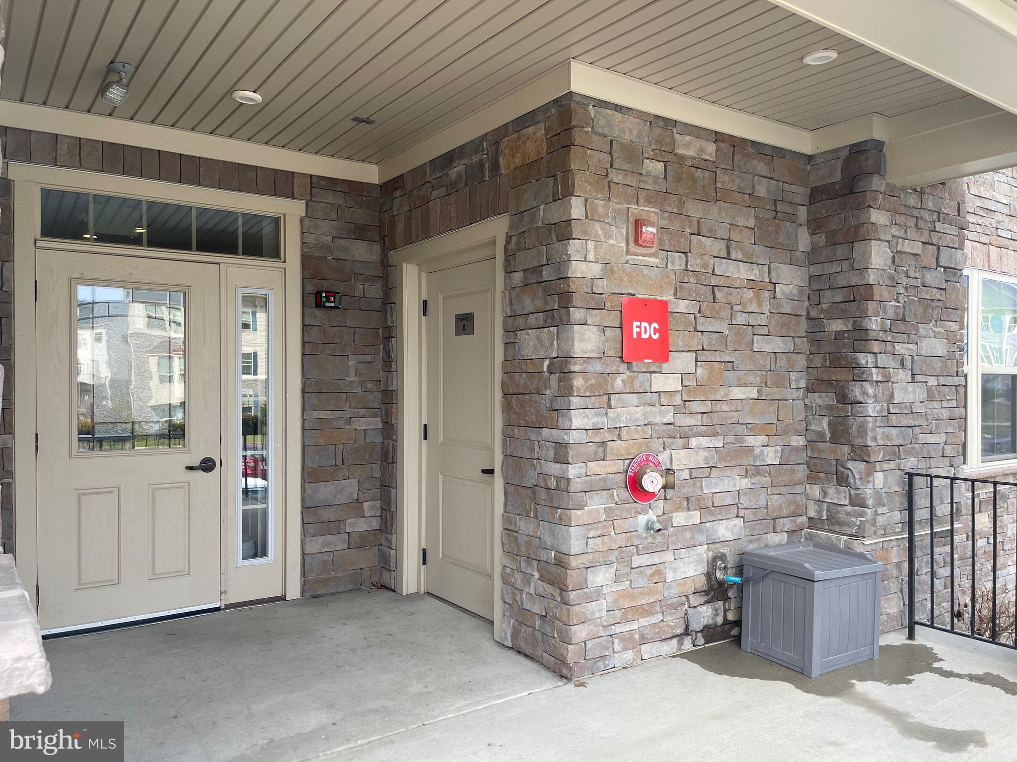 LAKE LINGANORE TOWN CENTER - Residential