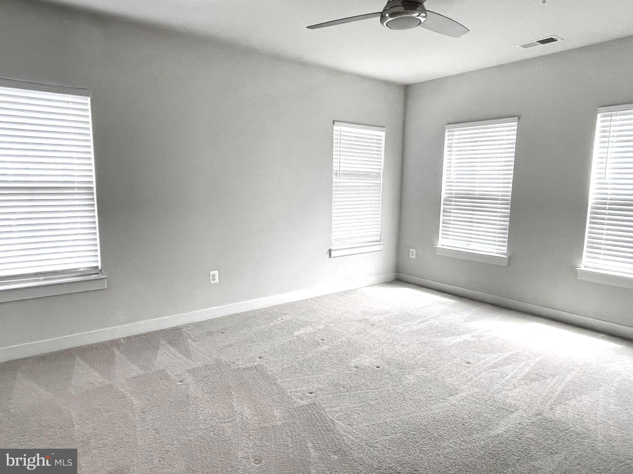 LAKE LINGANORE TOWN CENTER - Residential