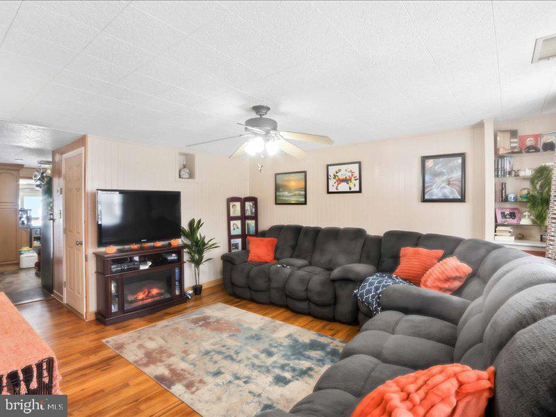 FRIENDSHIP GARDENS - Residential