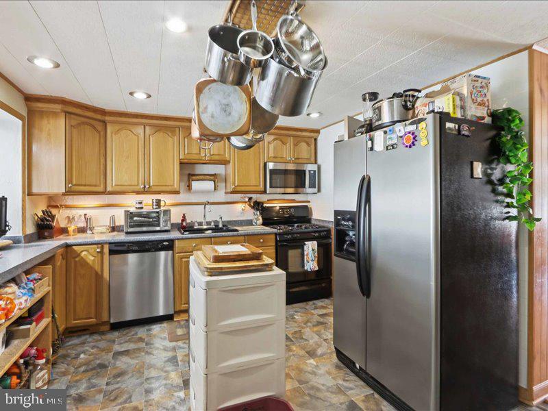 FRIENDSHIP GARDENS - Residential