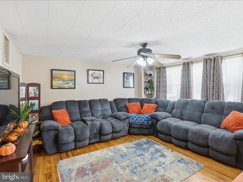 FRIENDSHIP GARDENS - Residential