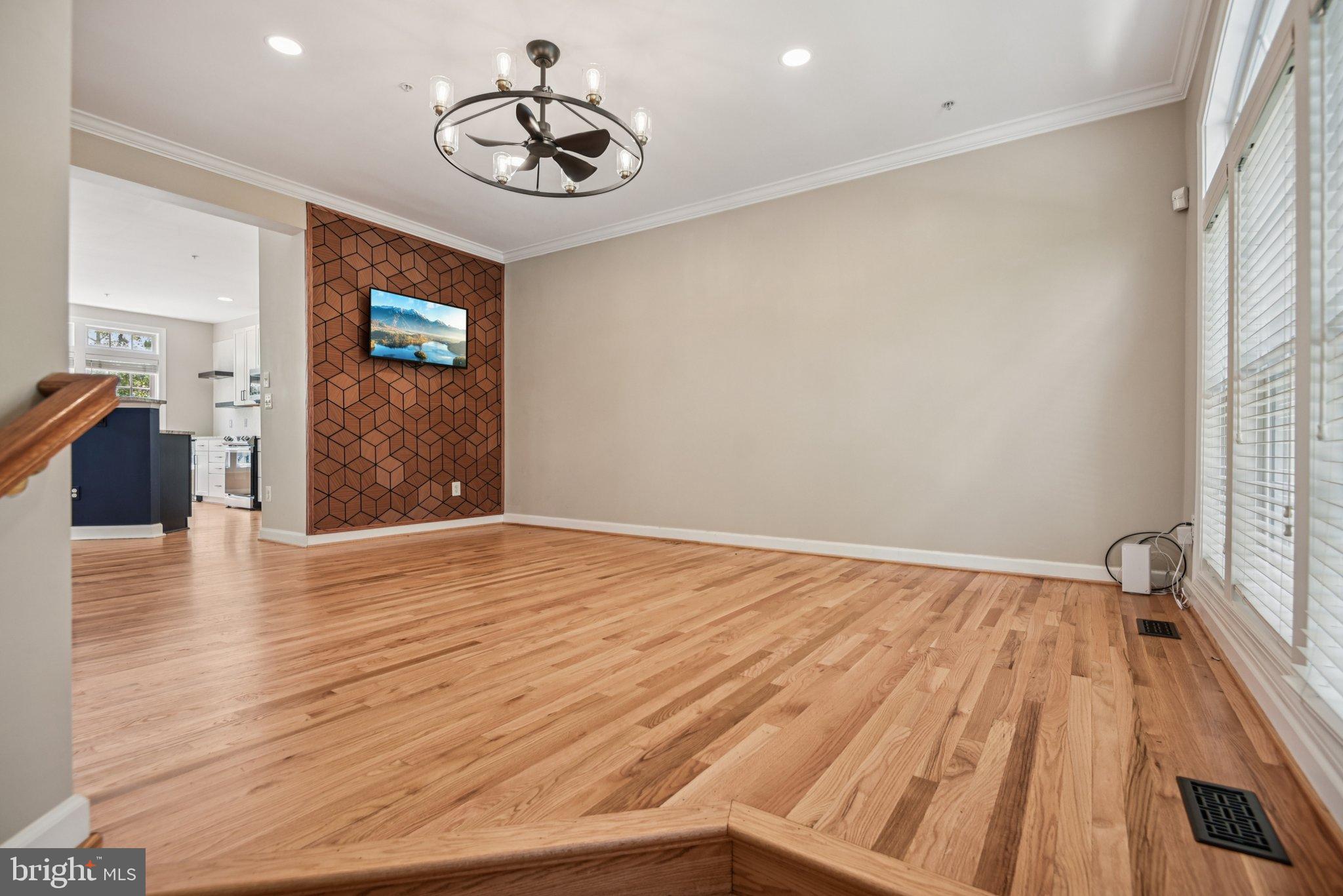 8154 SKELTON CIRCLE