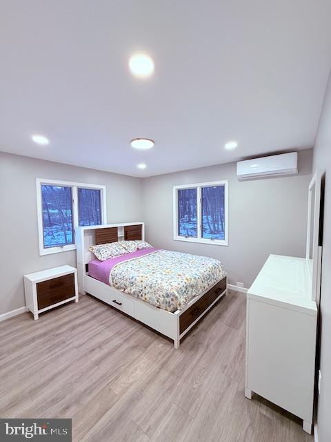 EMERALD LAKES - Residential