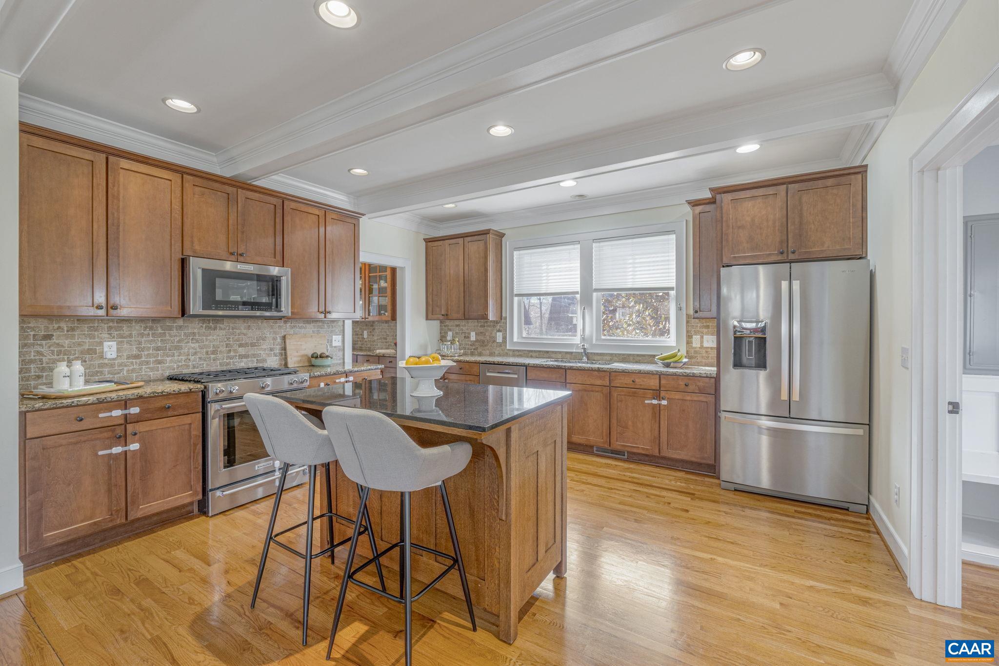 VILLAGE PLACE - Residential