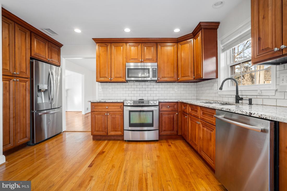 KINGS MANOR - Residential