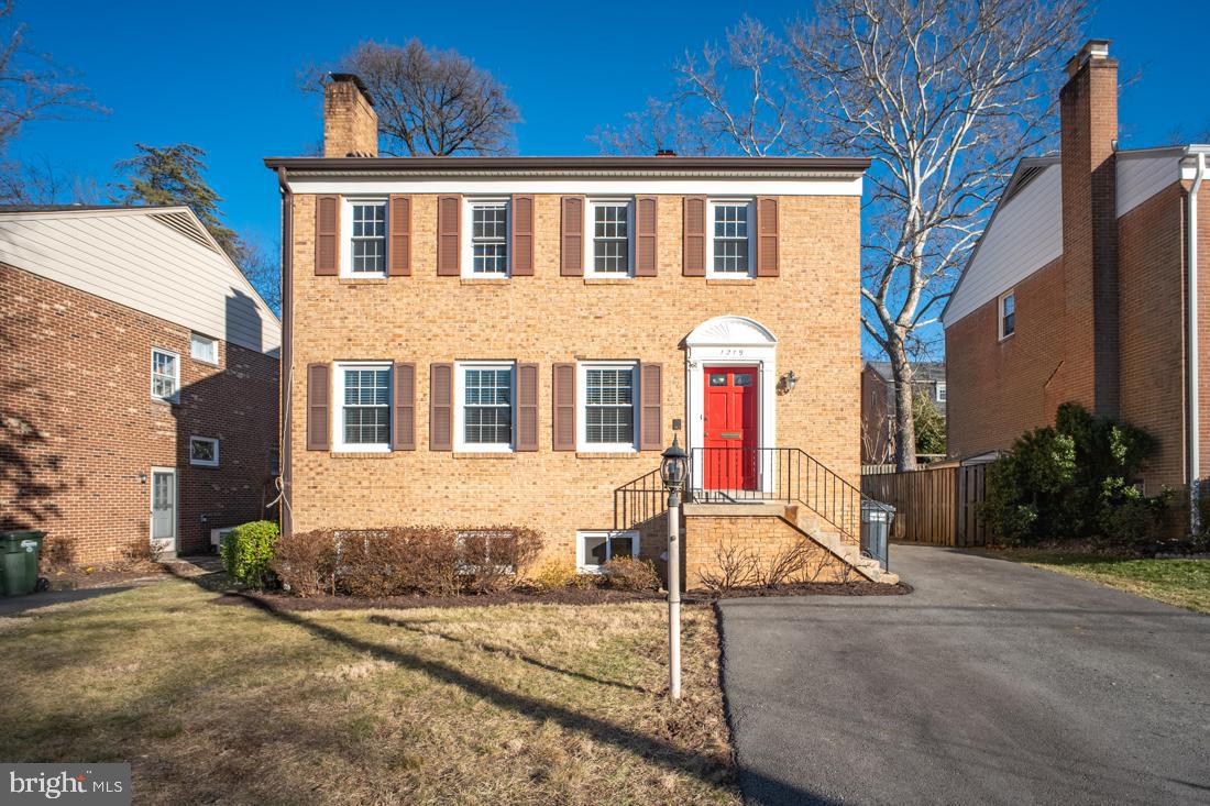 KINGS MANOR - Residential