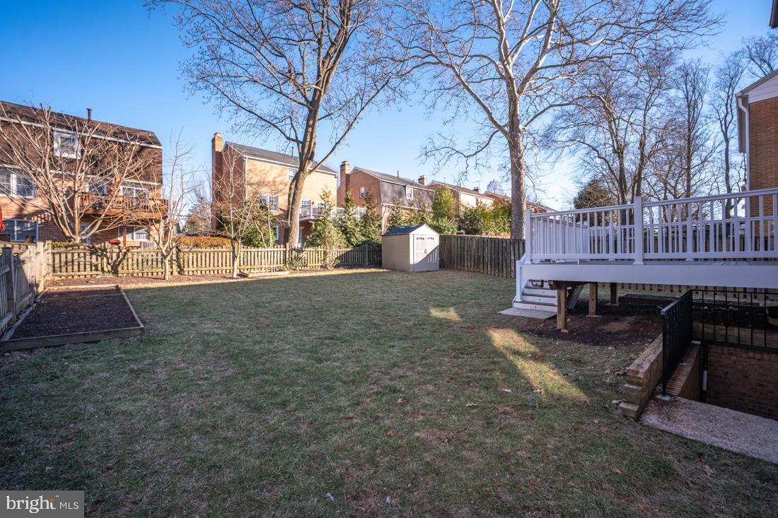 KINGS MANOR - Residential