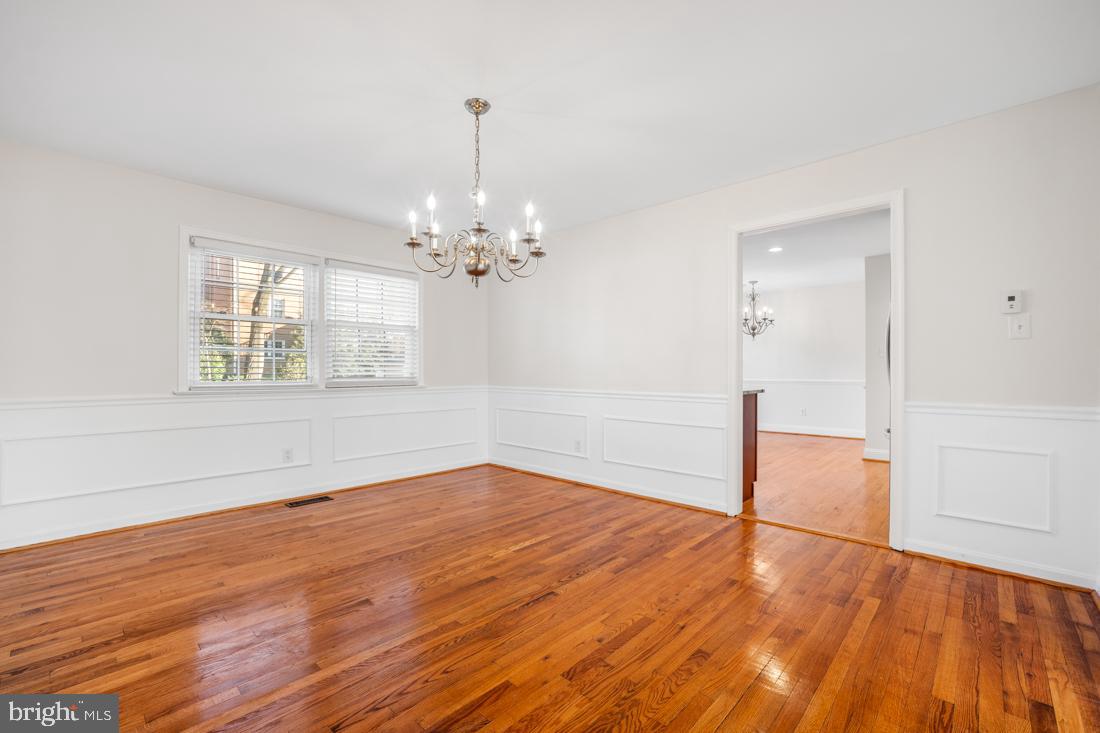 KINGS MANOR - Residential