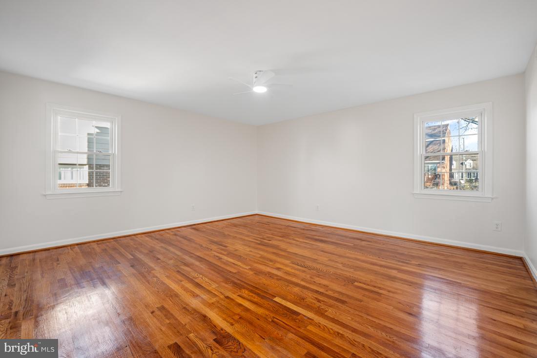 KINGS MANOR - Residential