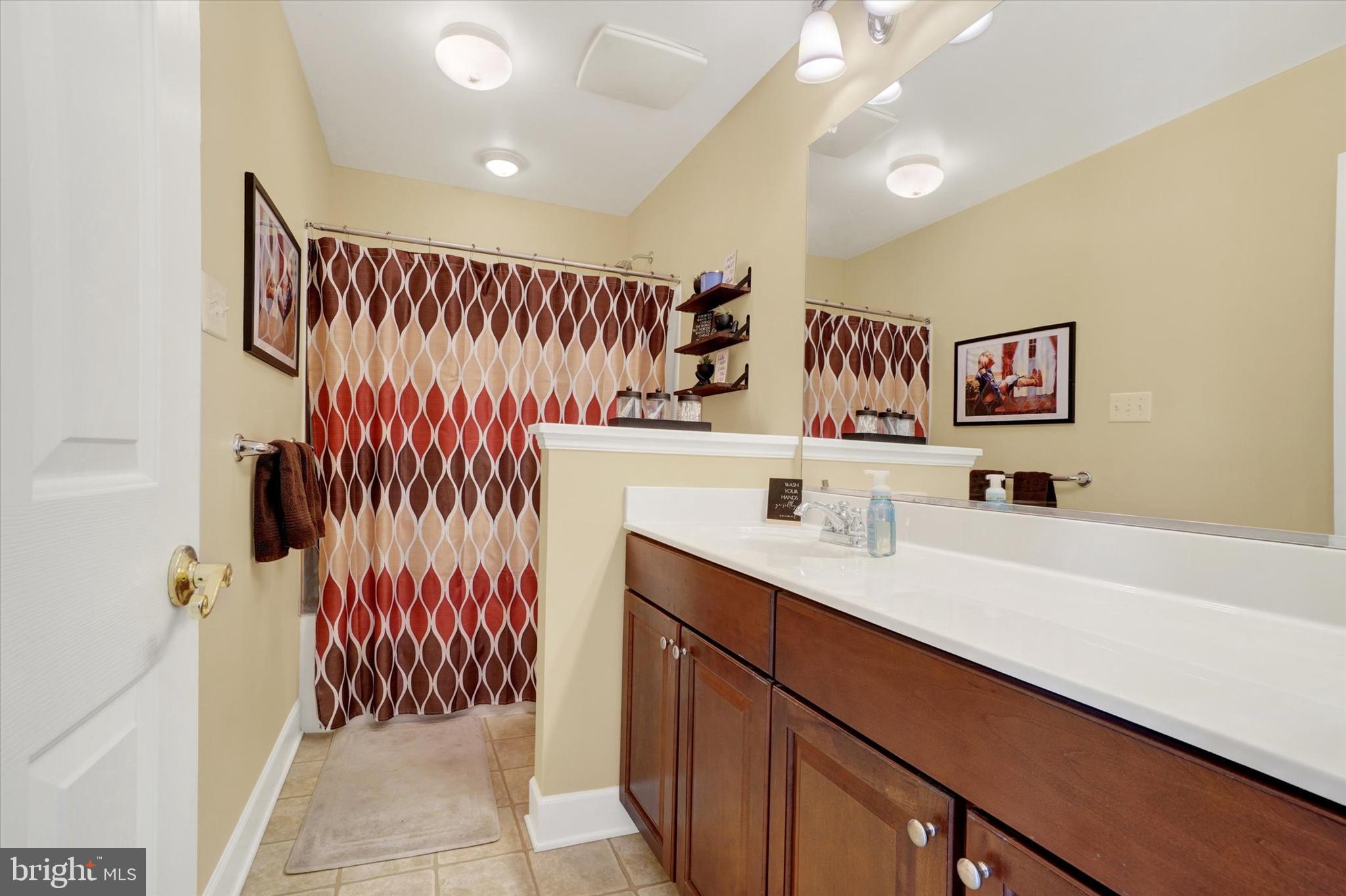 SUMMER'S GLEN - Residential