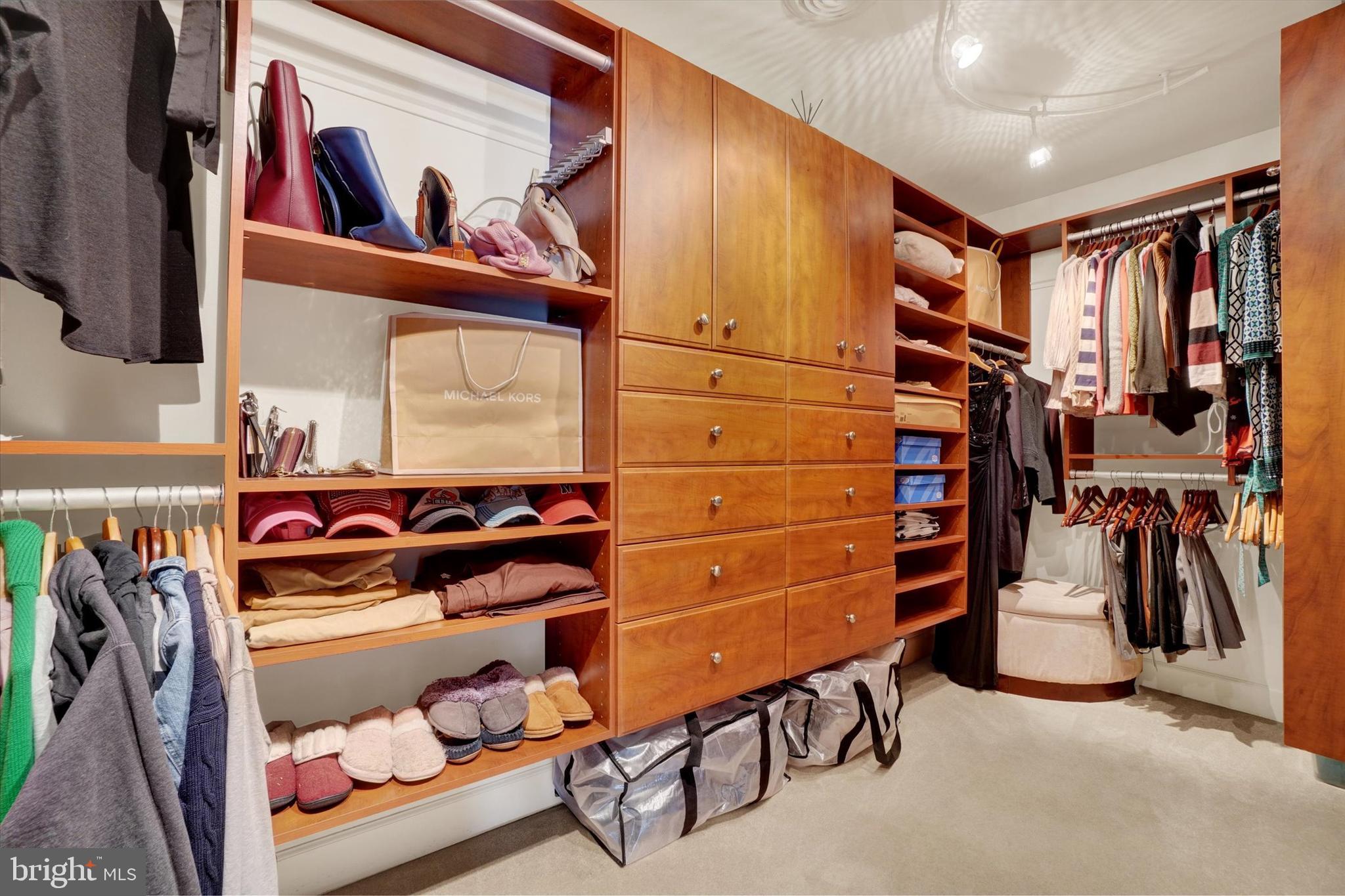 SUMMER'S GLEN - Residential