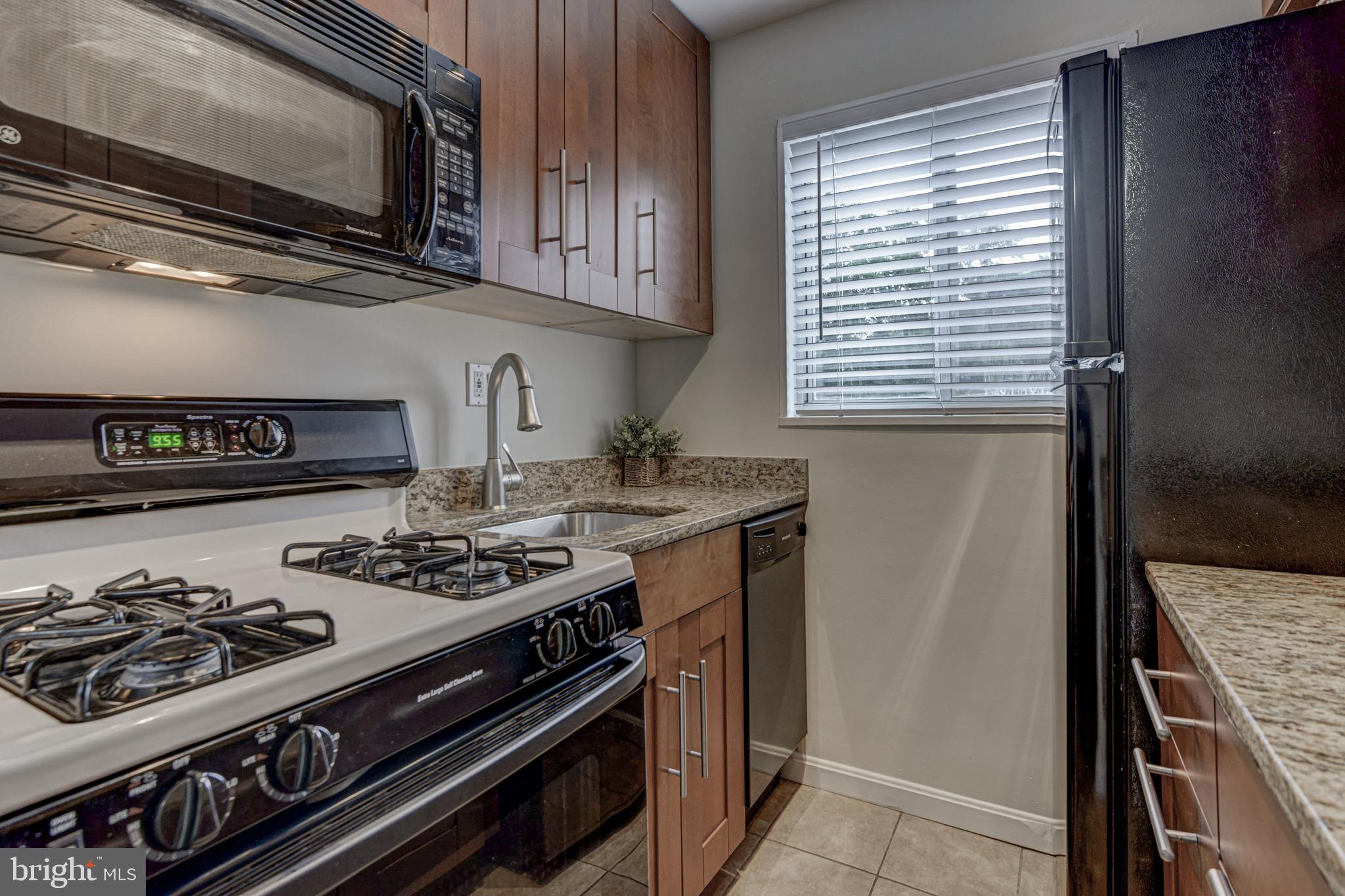 FOREST GLEN - Residential Lease