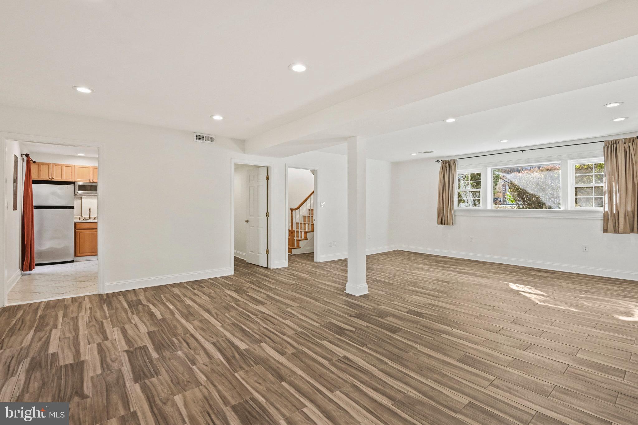 MCLEAN MANOR - Residential Lease