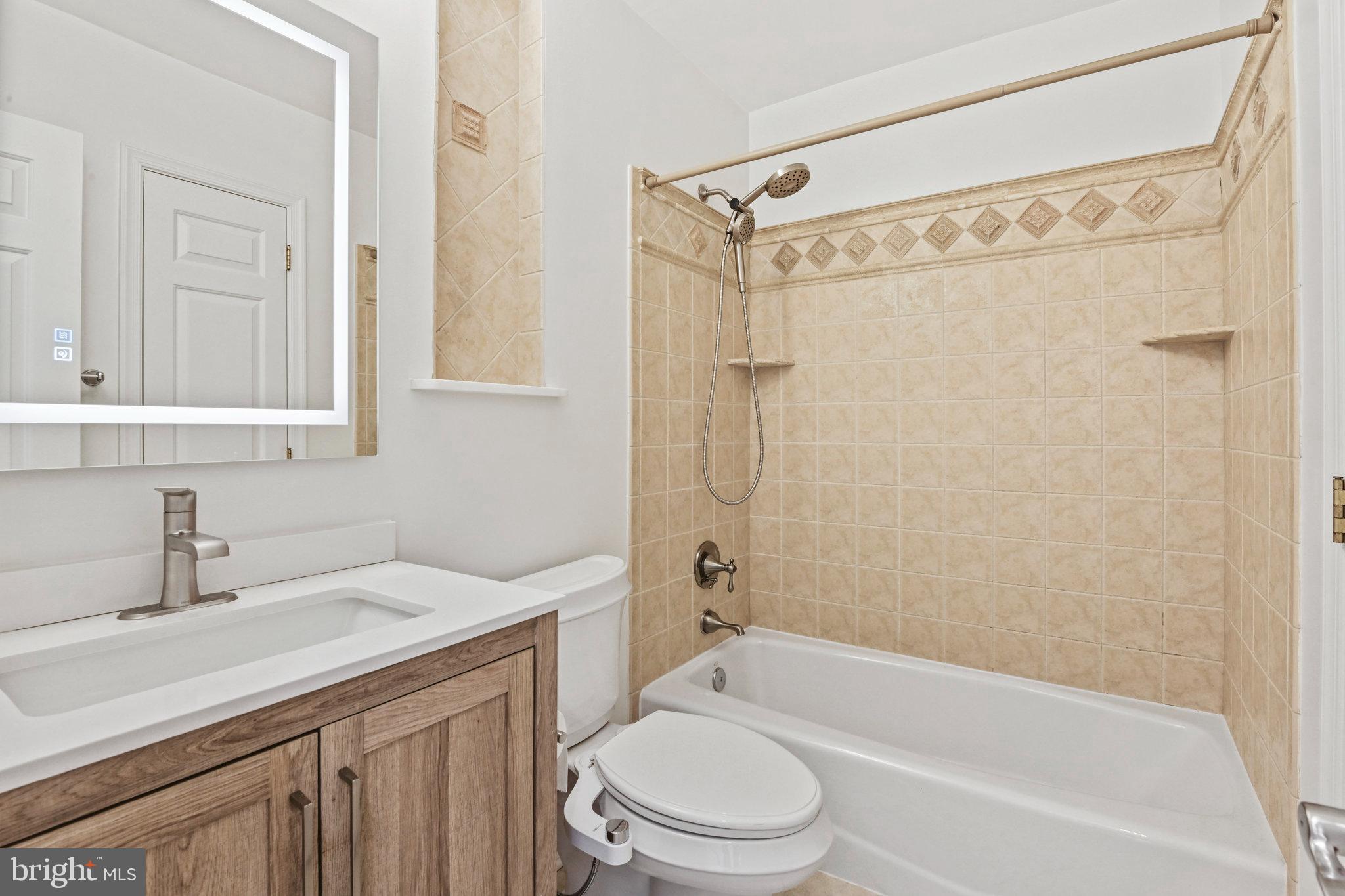 MCLEAN MANOR - Residential Lease