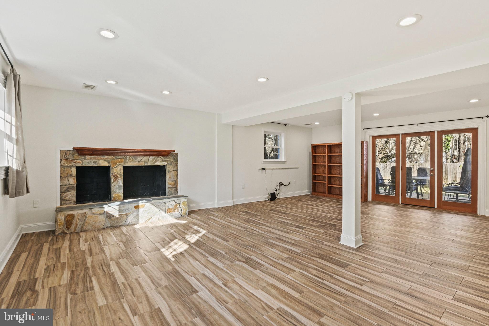 MCLEAN MANOR - Residential Lease