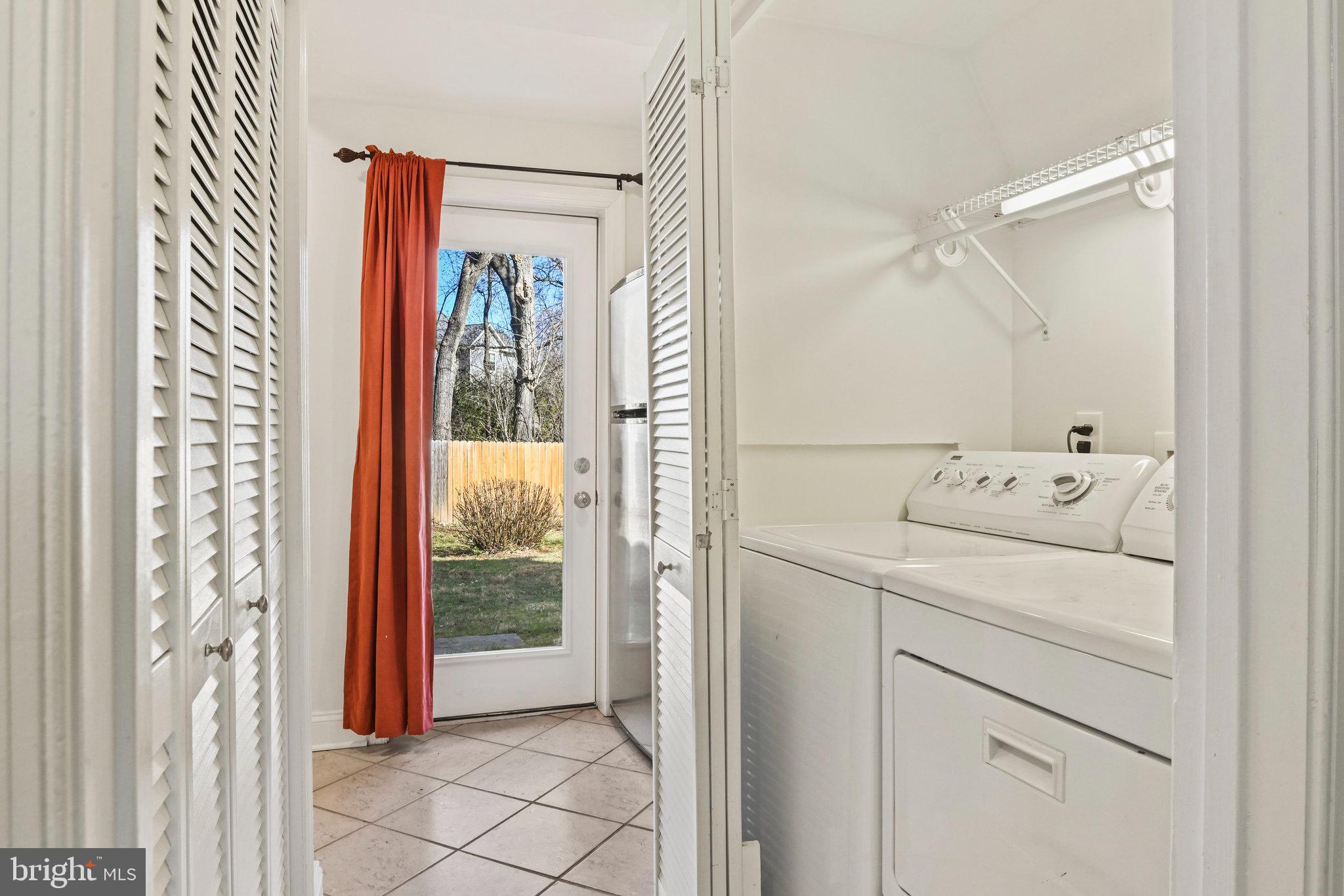 MCLEAN MANOR - Residential Lease