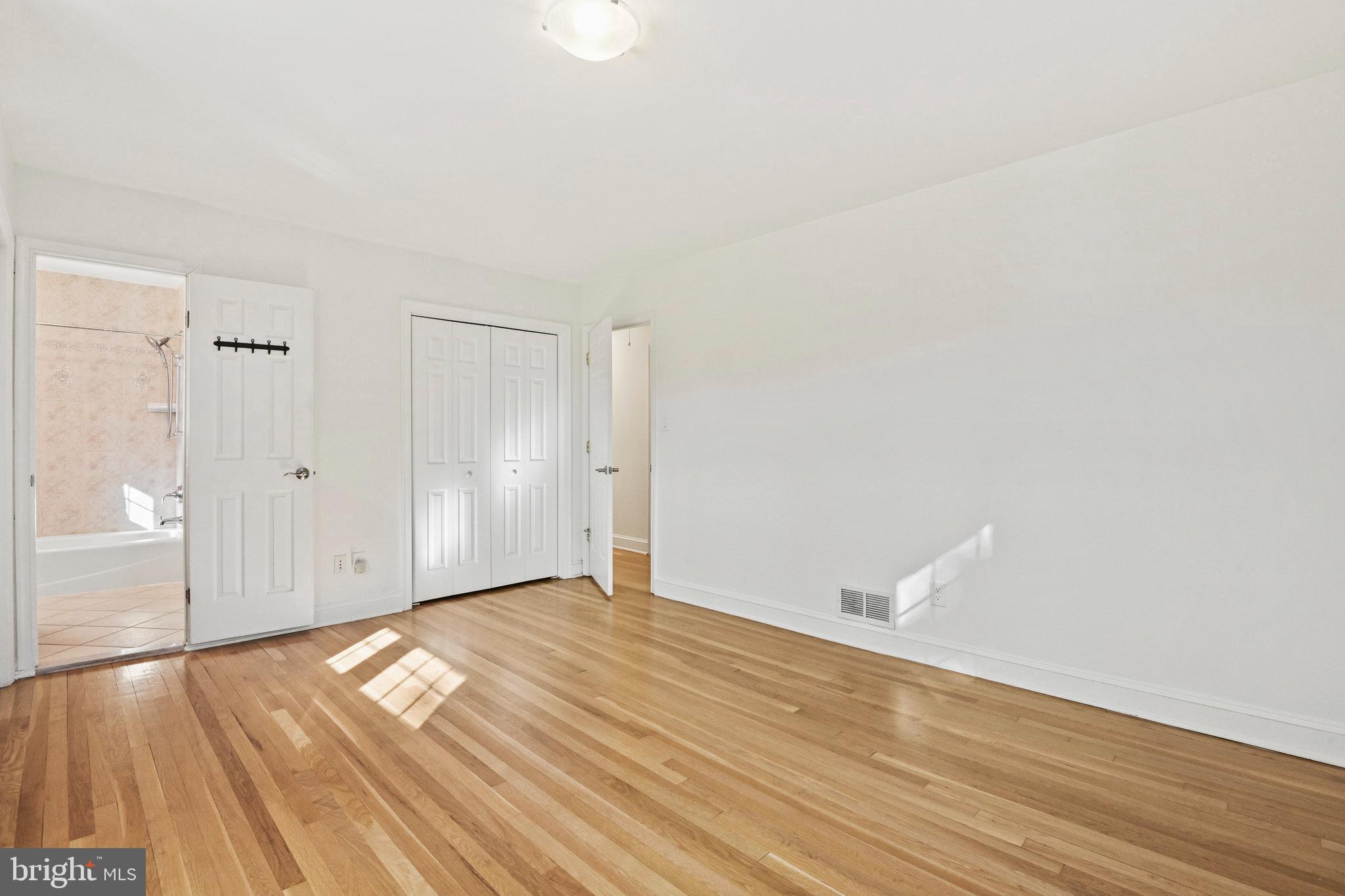 MCLEAN MANOR - Residential Lease