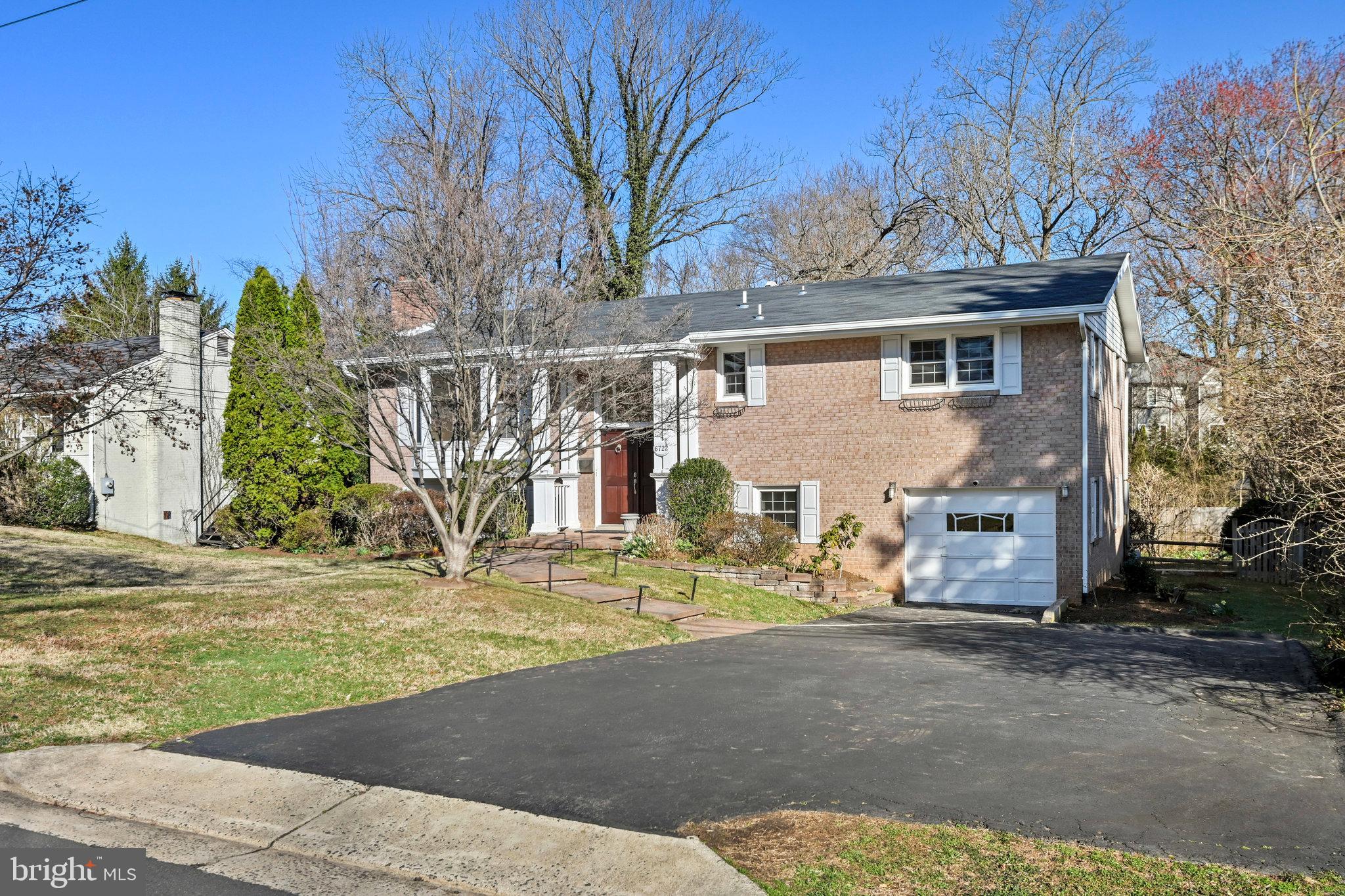 MCLEAN MANOR - Residential Lease