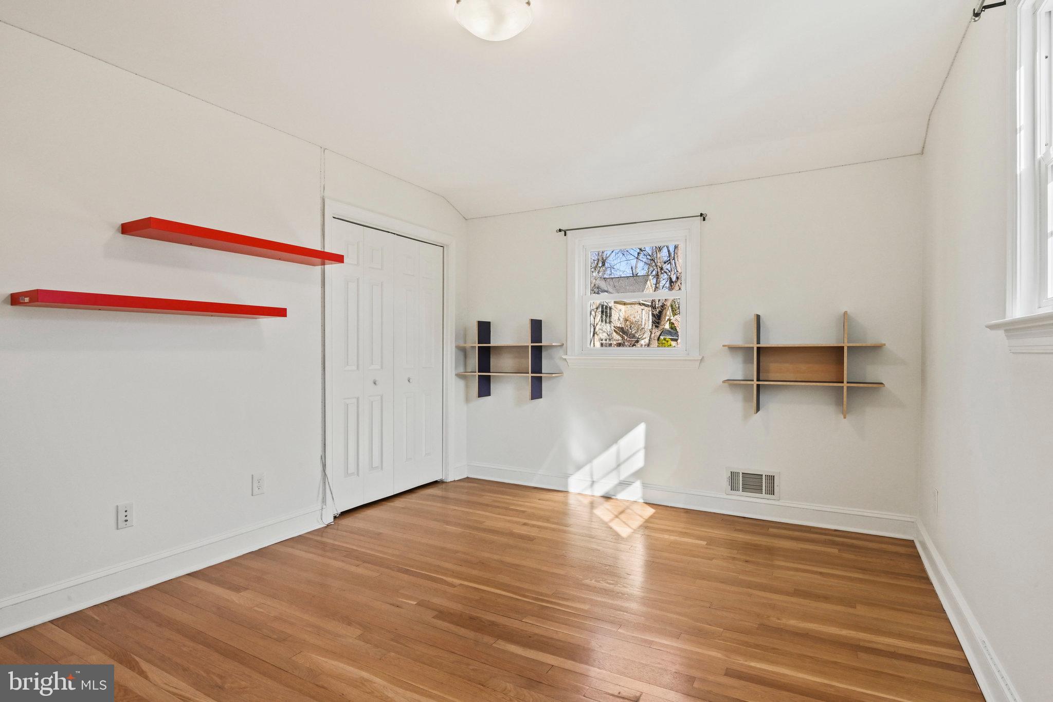 MCLEAN MANOR - Residential Lease