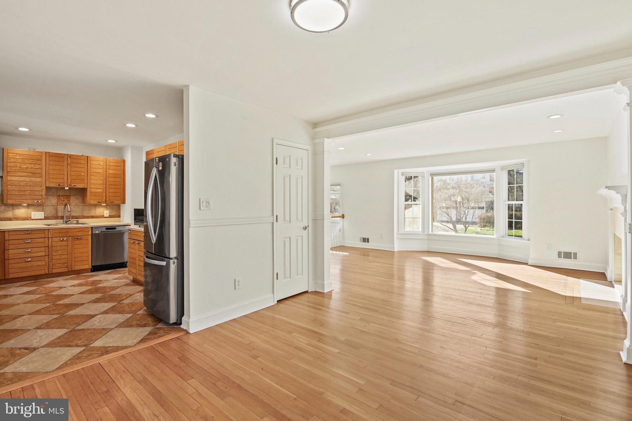 MCLEAN MANOR - Residential Lease