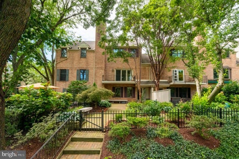 Townhouse For Sale - 1904 Academy Place<br/> WILMINGTON, DE 19806